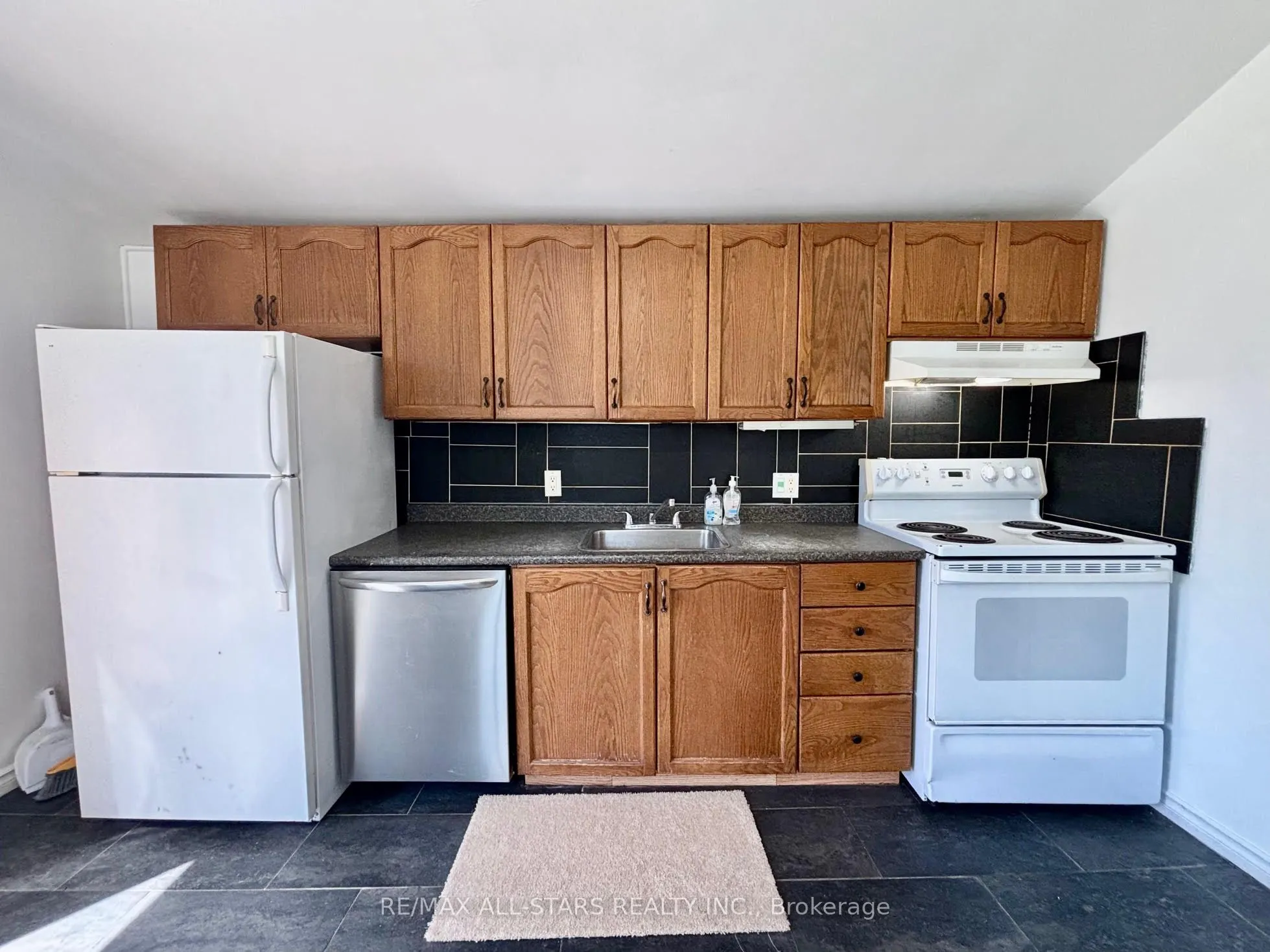 81 Durham Street W