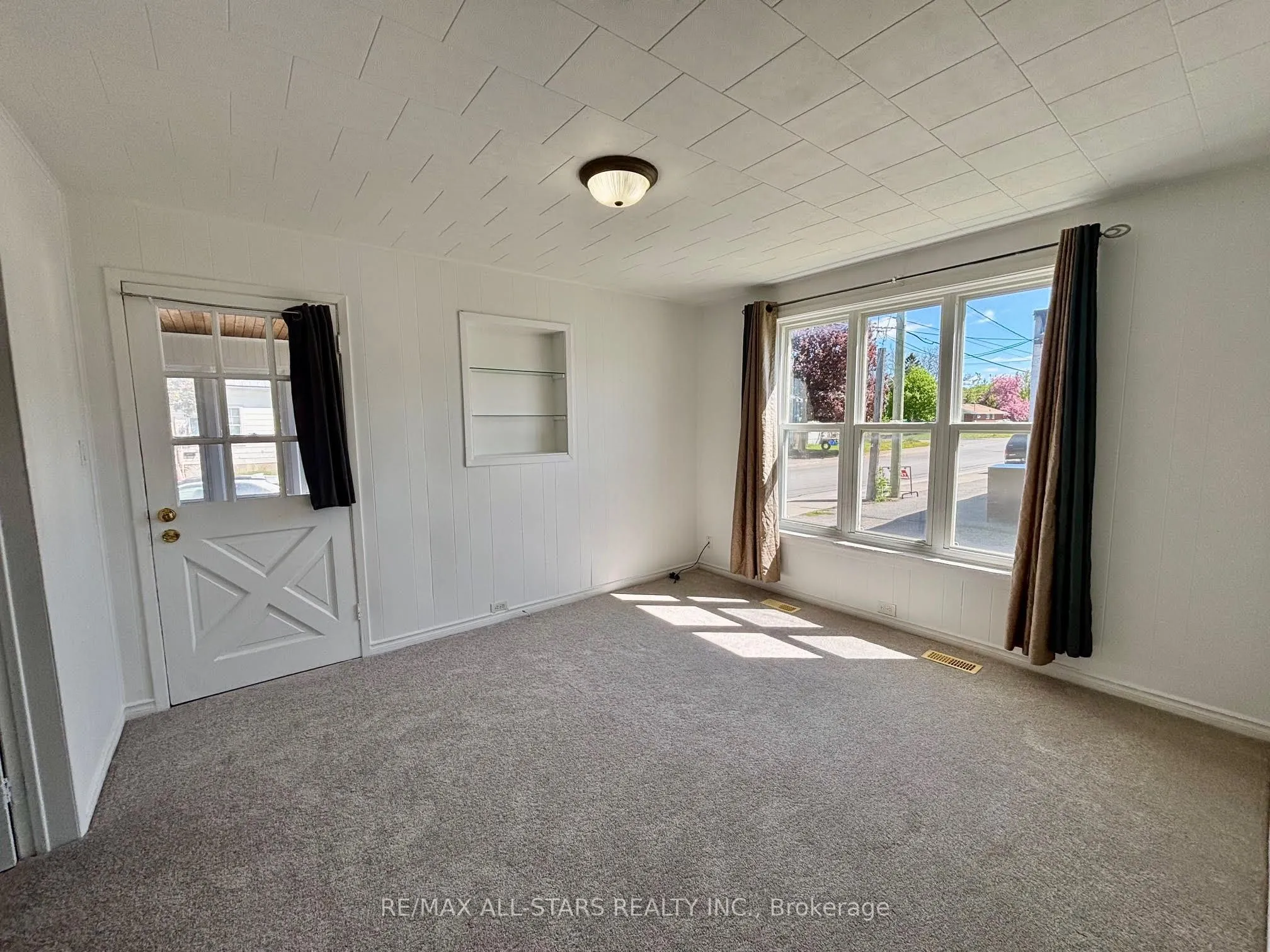 81 Durham Street W