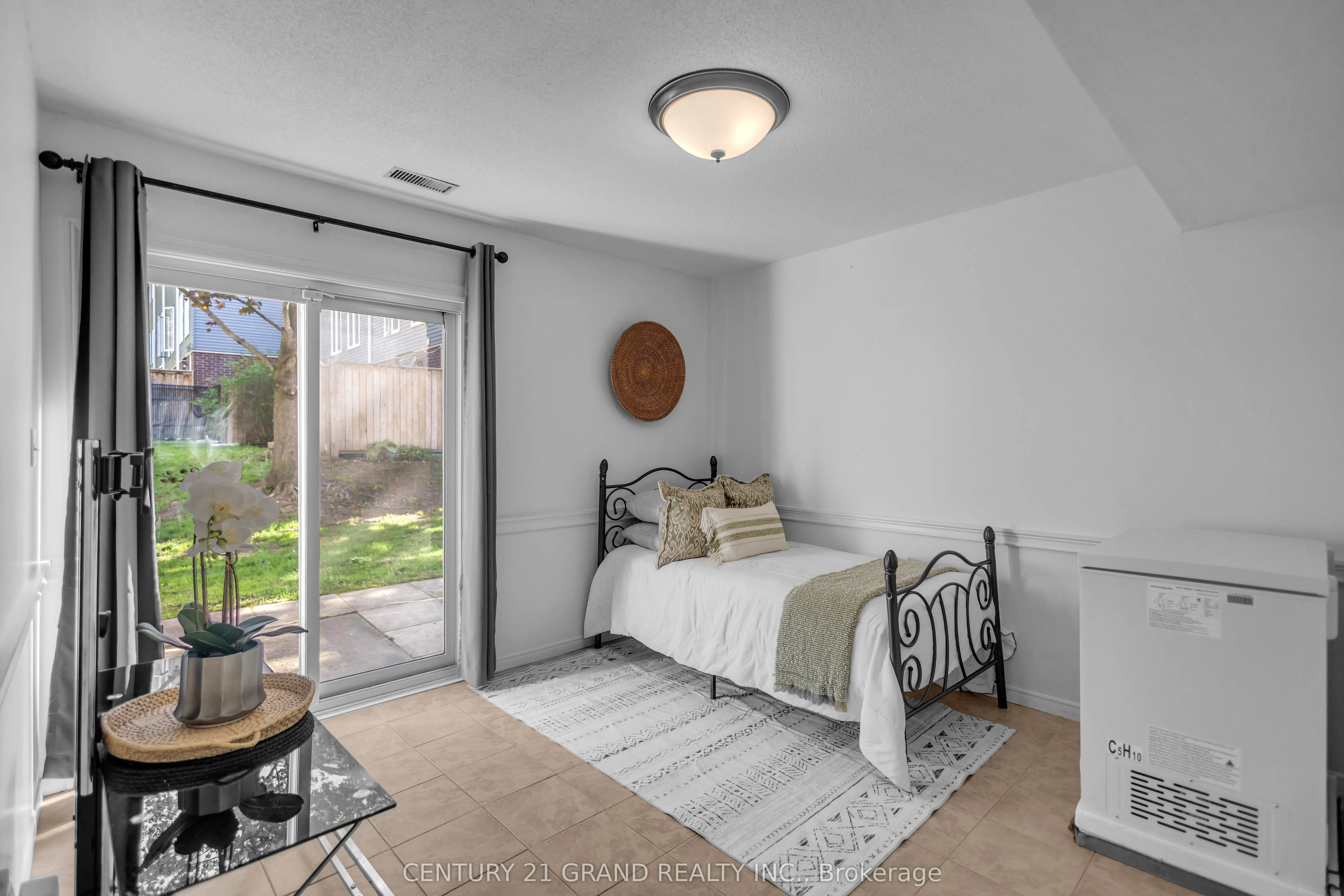 52 Harris Avenue #D