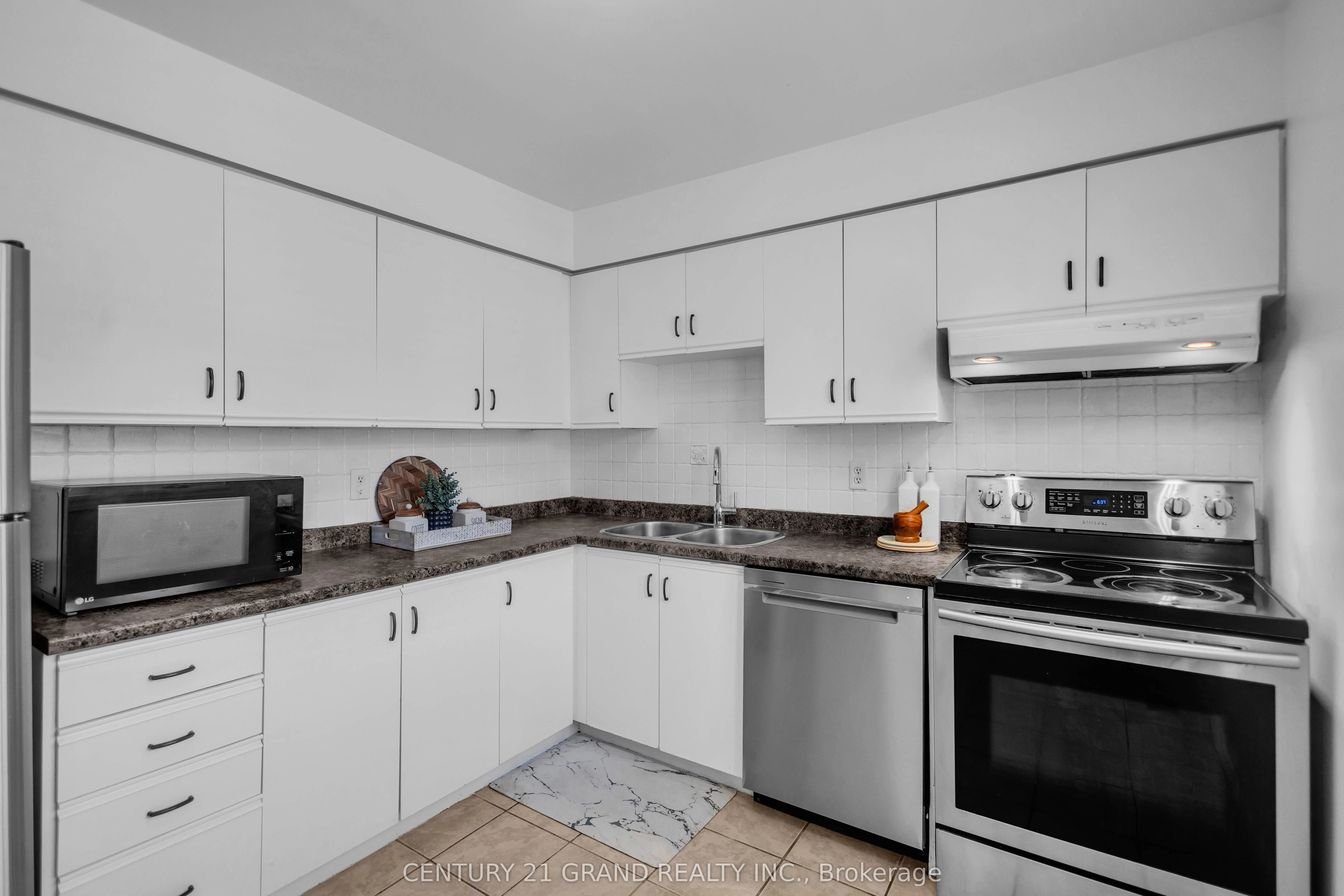 52 Harris Avenue #D