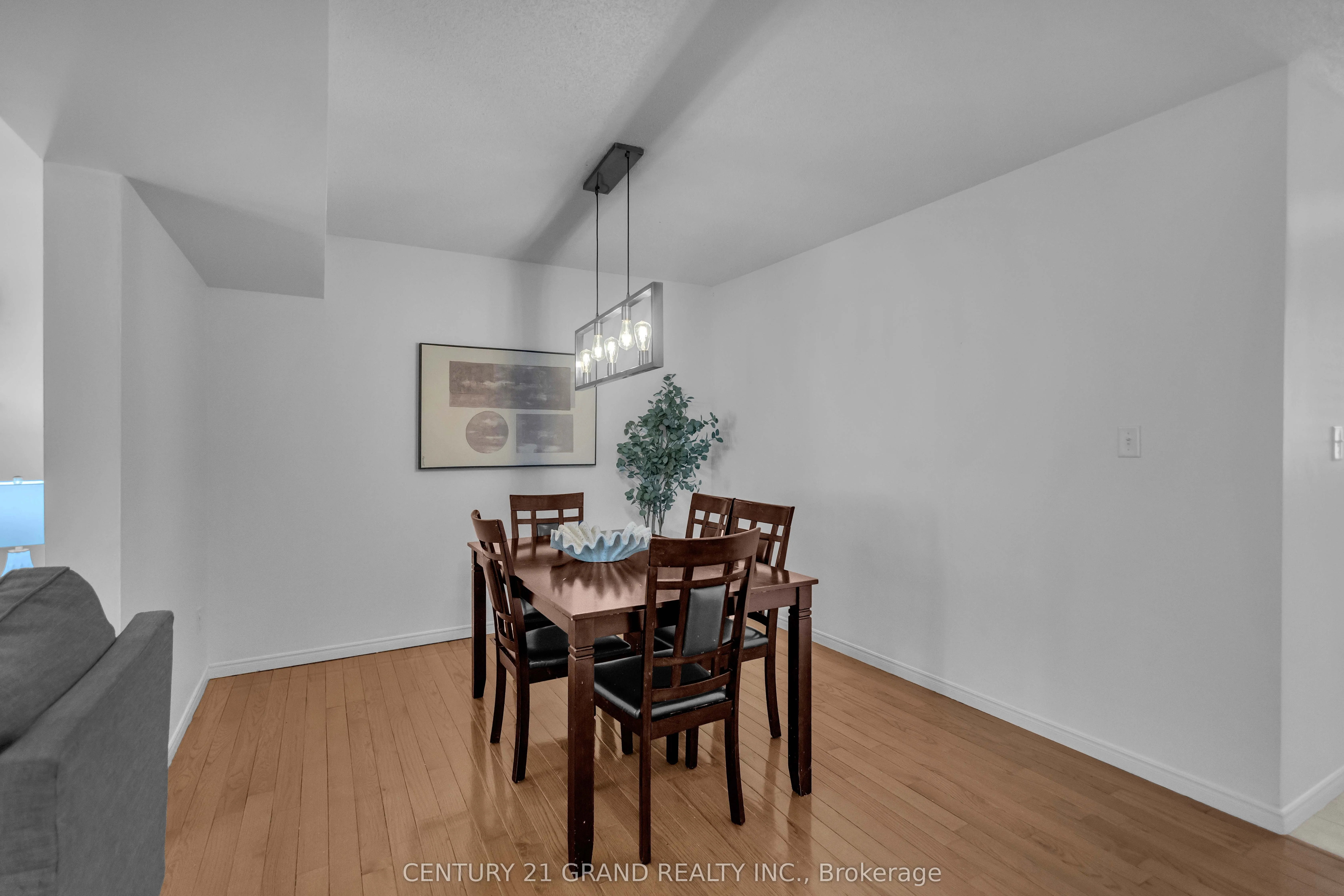 52 Harris Avenue #D