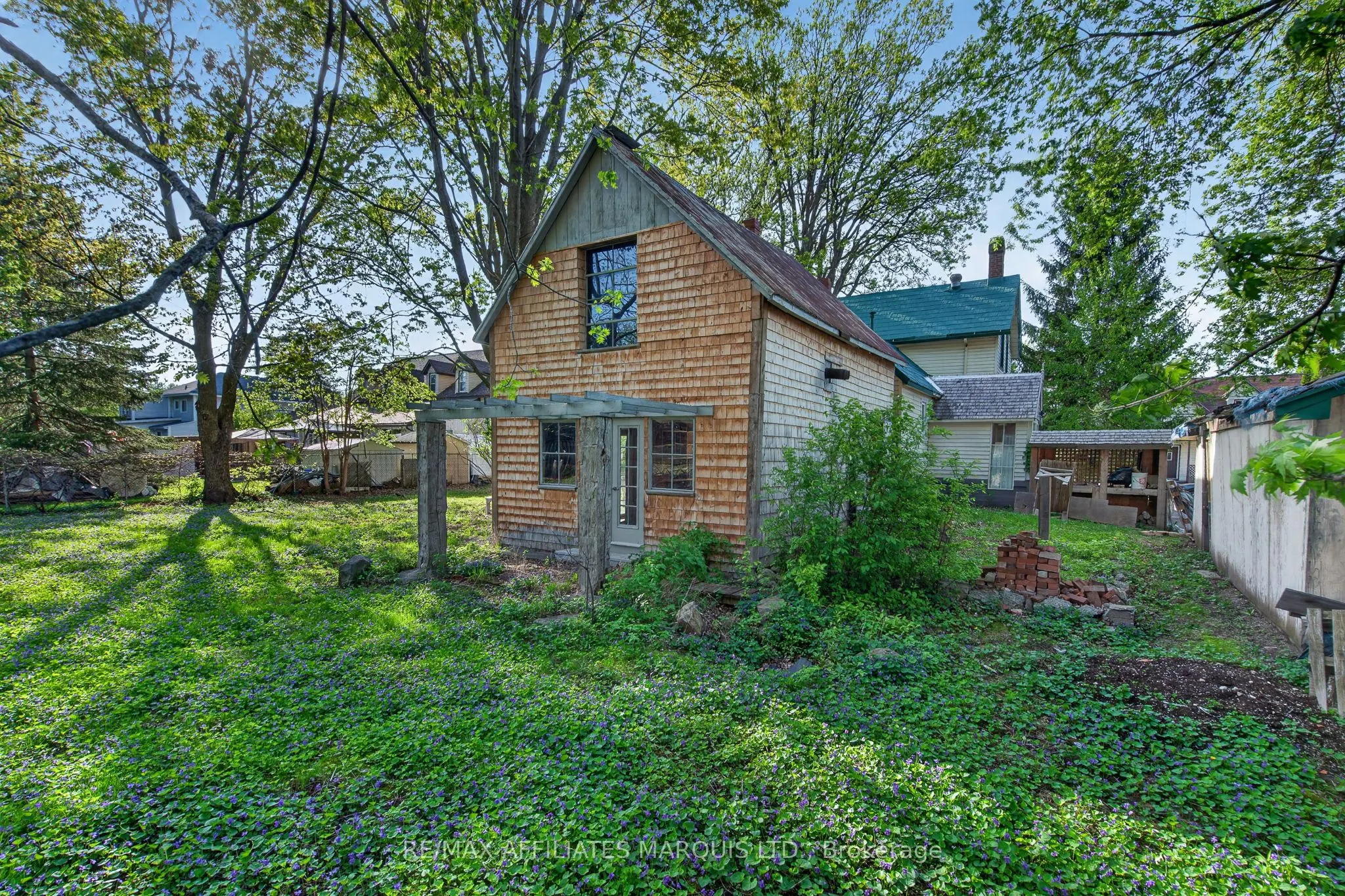 326 Third Street E