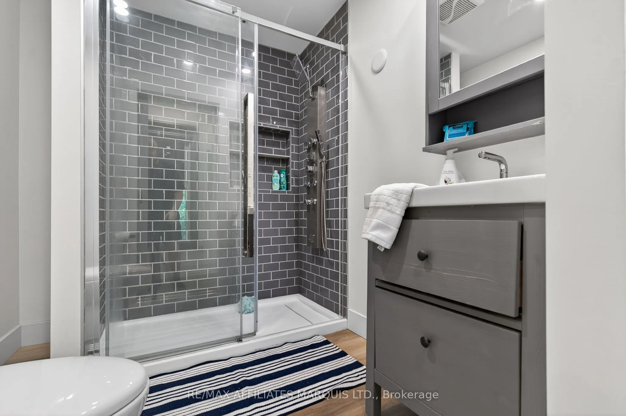 326 Third Street E