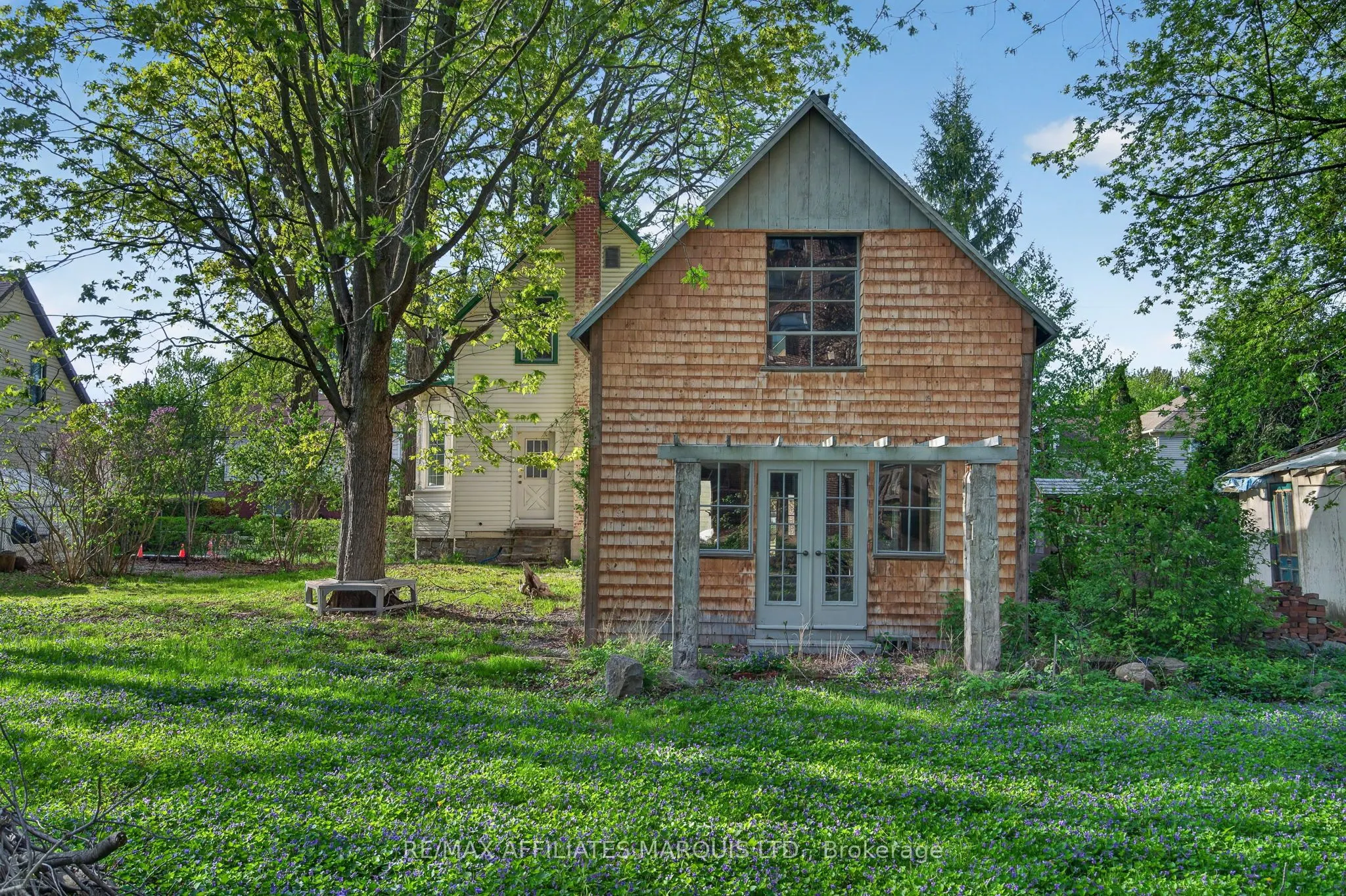 326 Third Street E