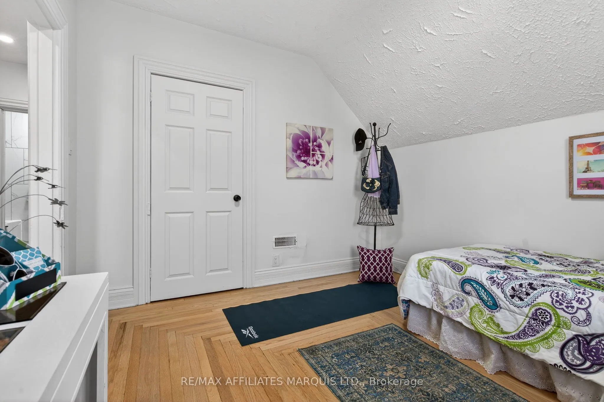 326 Third Street E