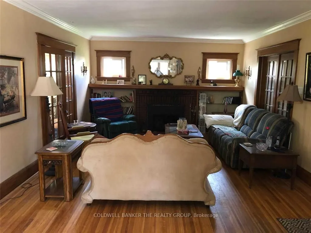 6133 Drummond Drive