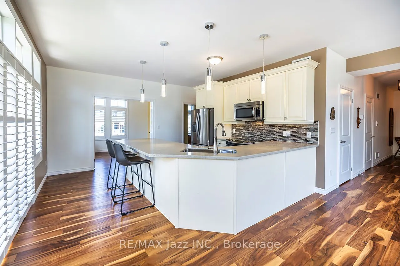 29 Lakewood Crescent #111