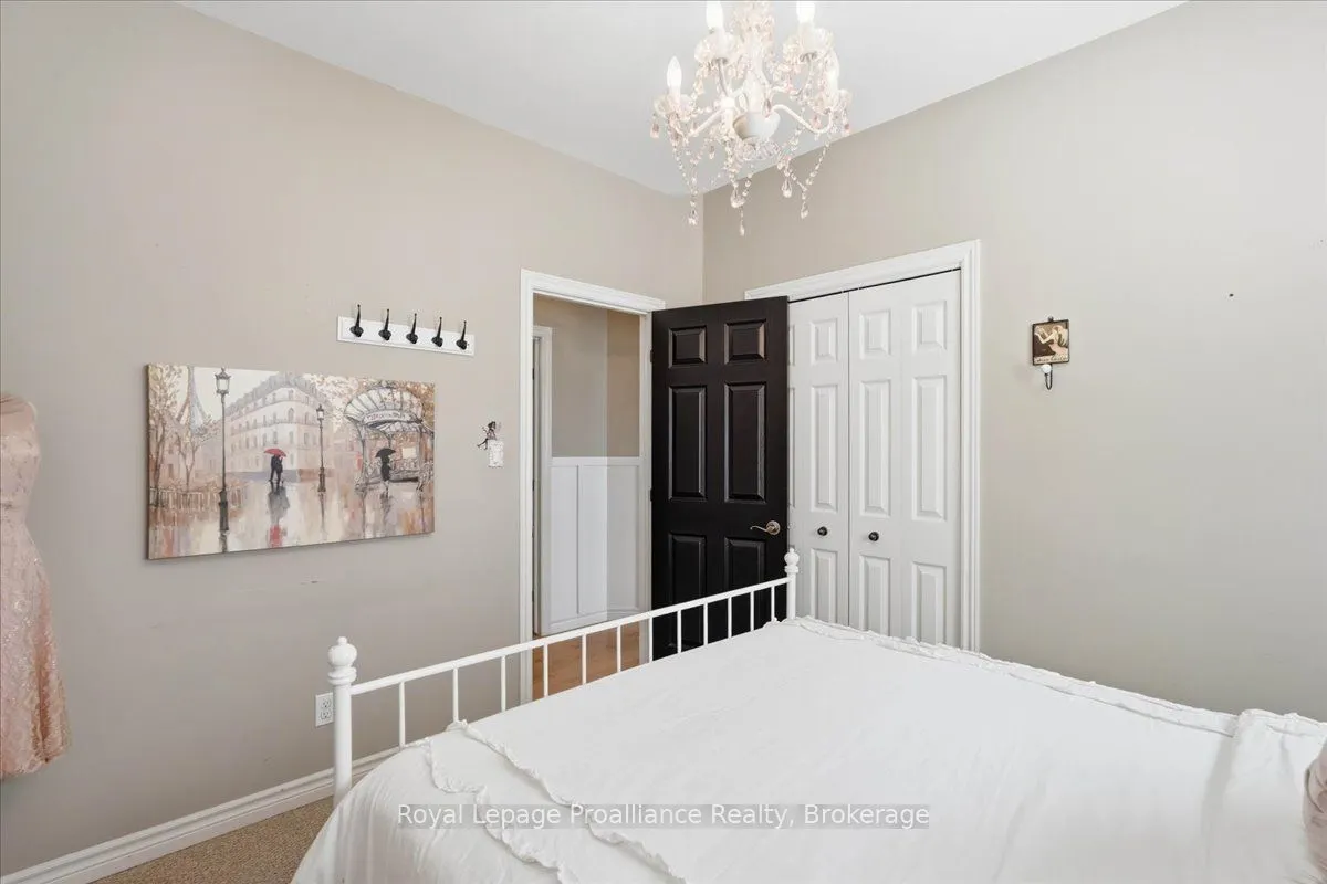 340 Cannifton Road N
