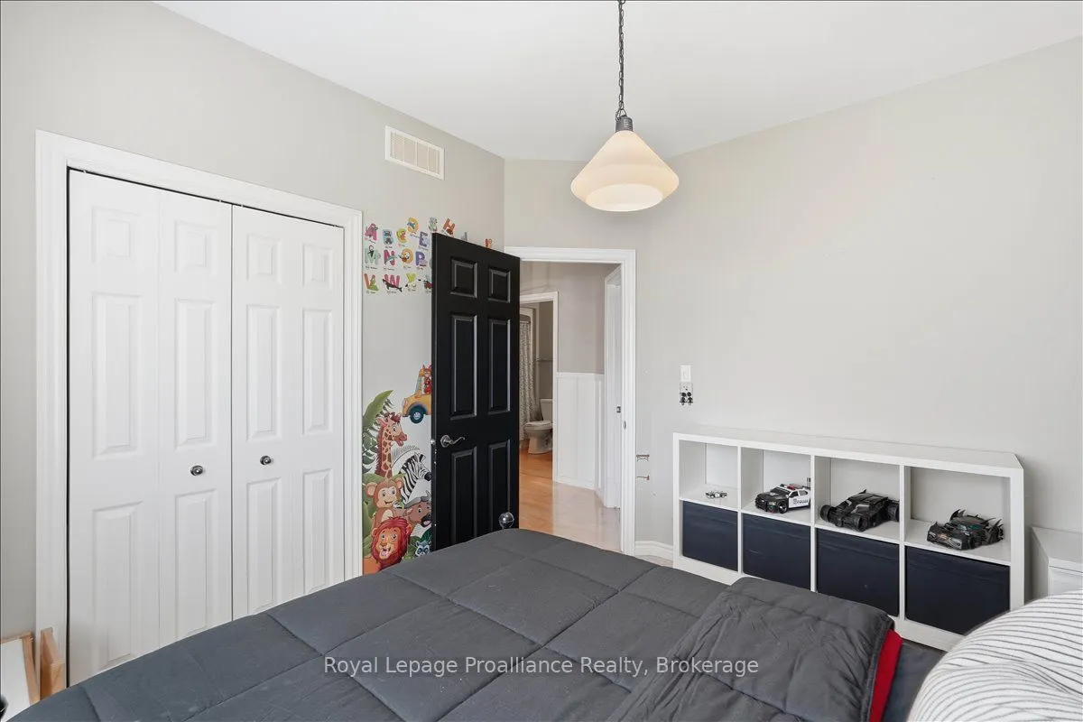 340 Cannifton Road N