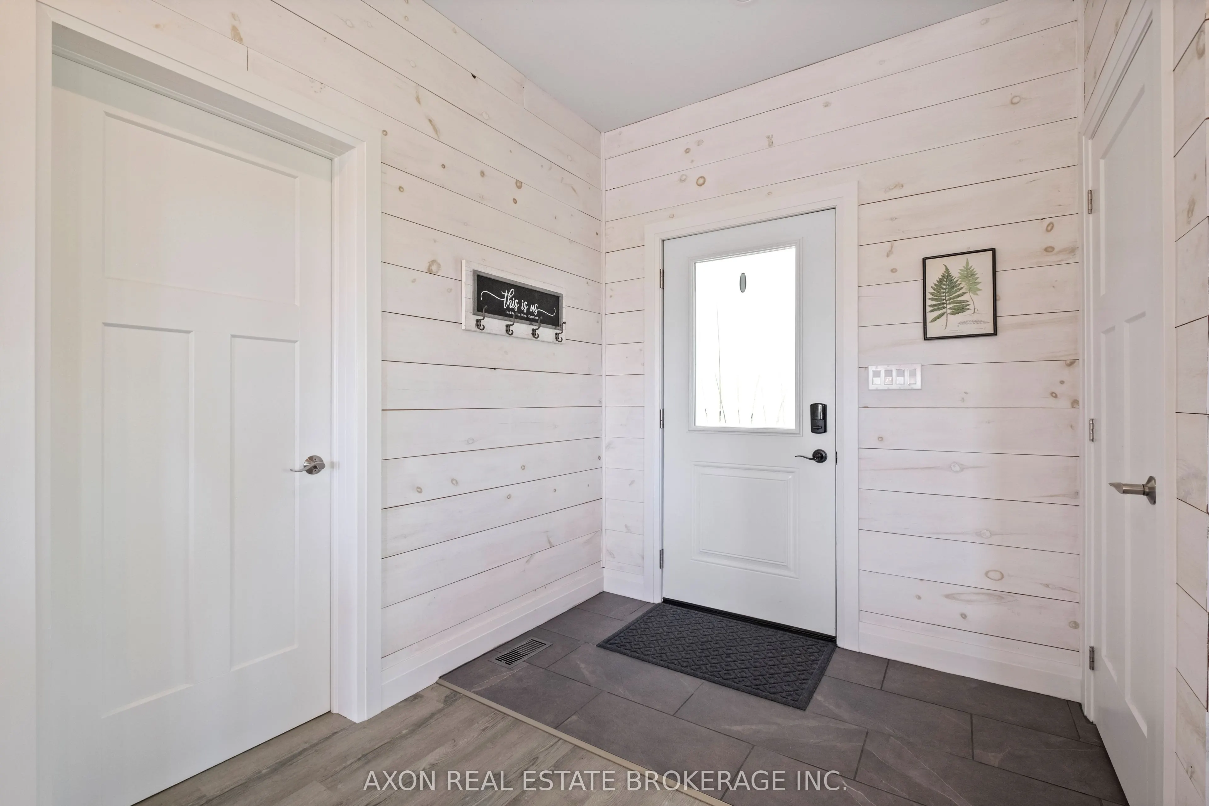 1022 Briscoe Bay Lane