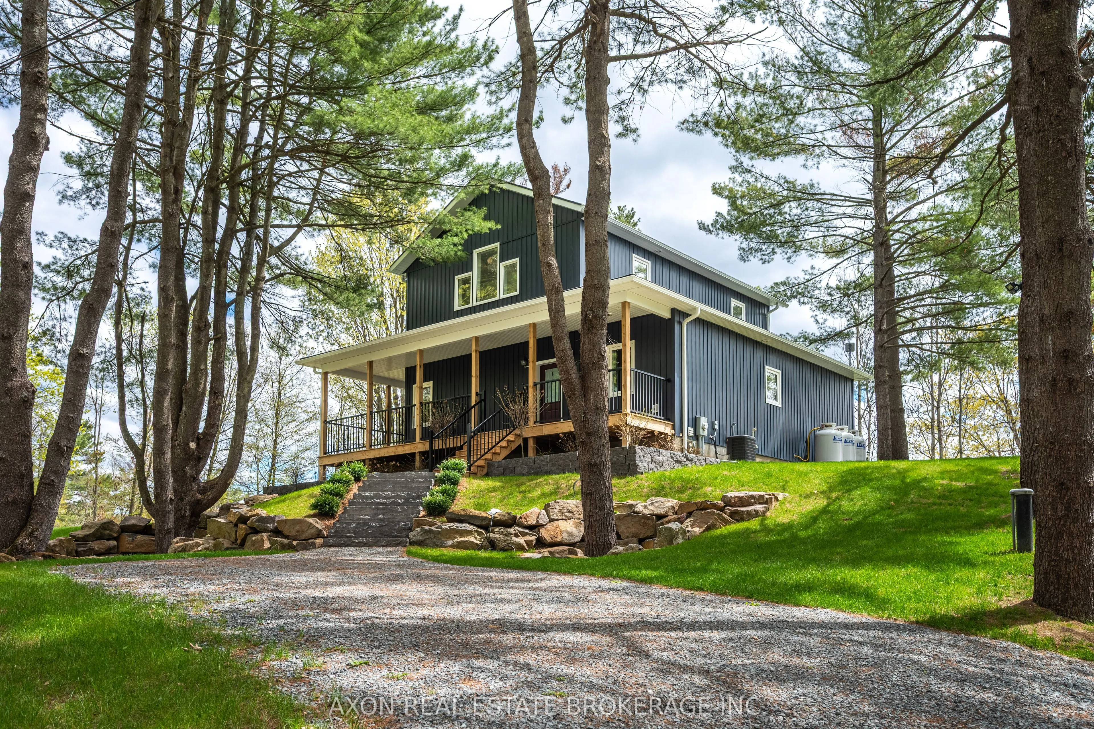 1022 Briscoe Bay Lane