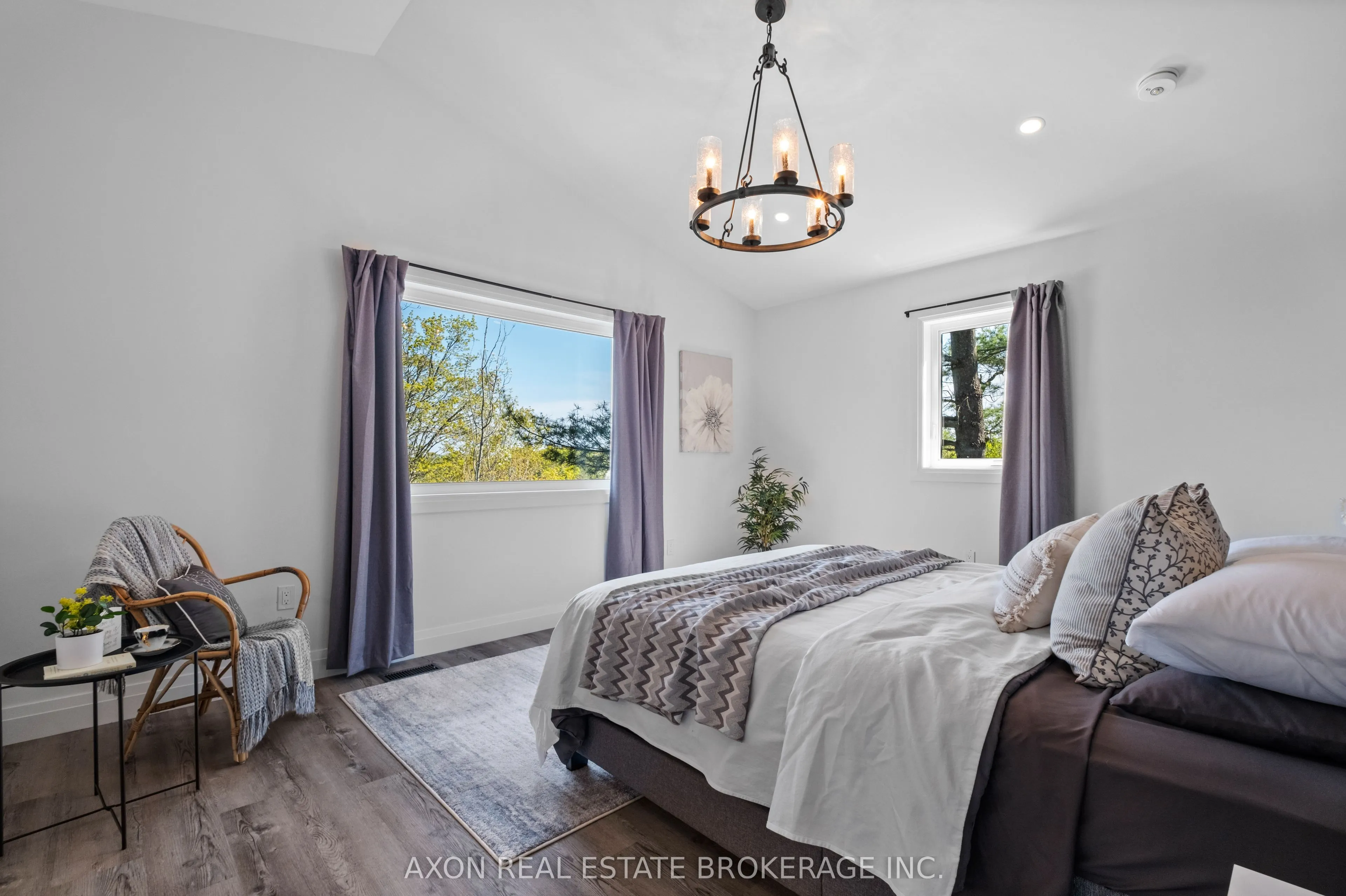 1022 Briscoe Bay Lane