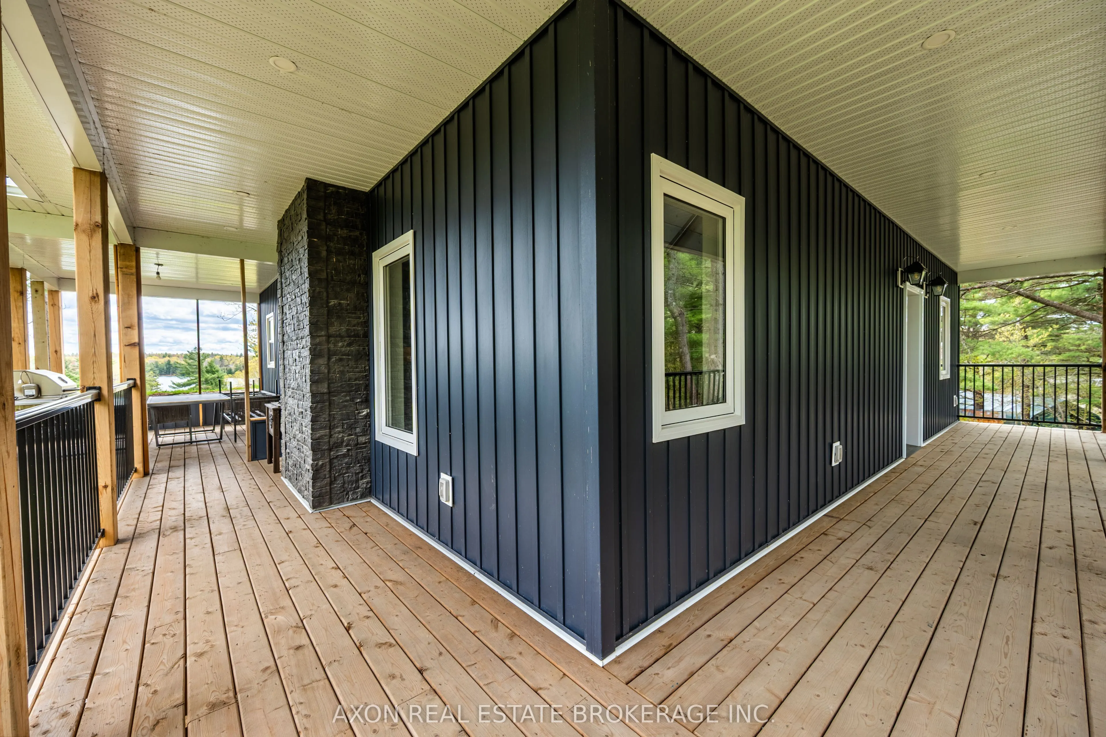 1022 Briscoe Bay Lane