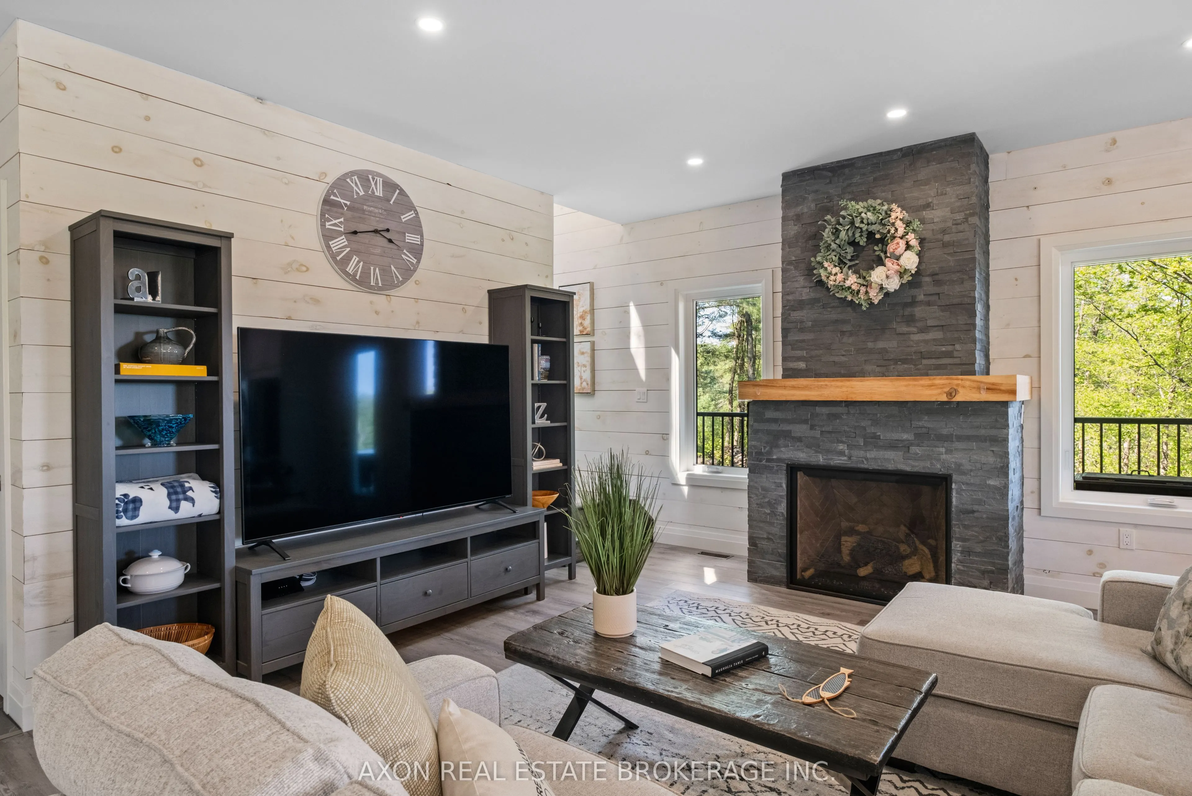 1022 Briscoe Bay Lane