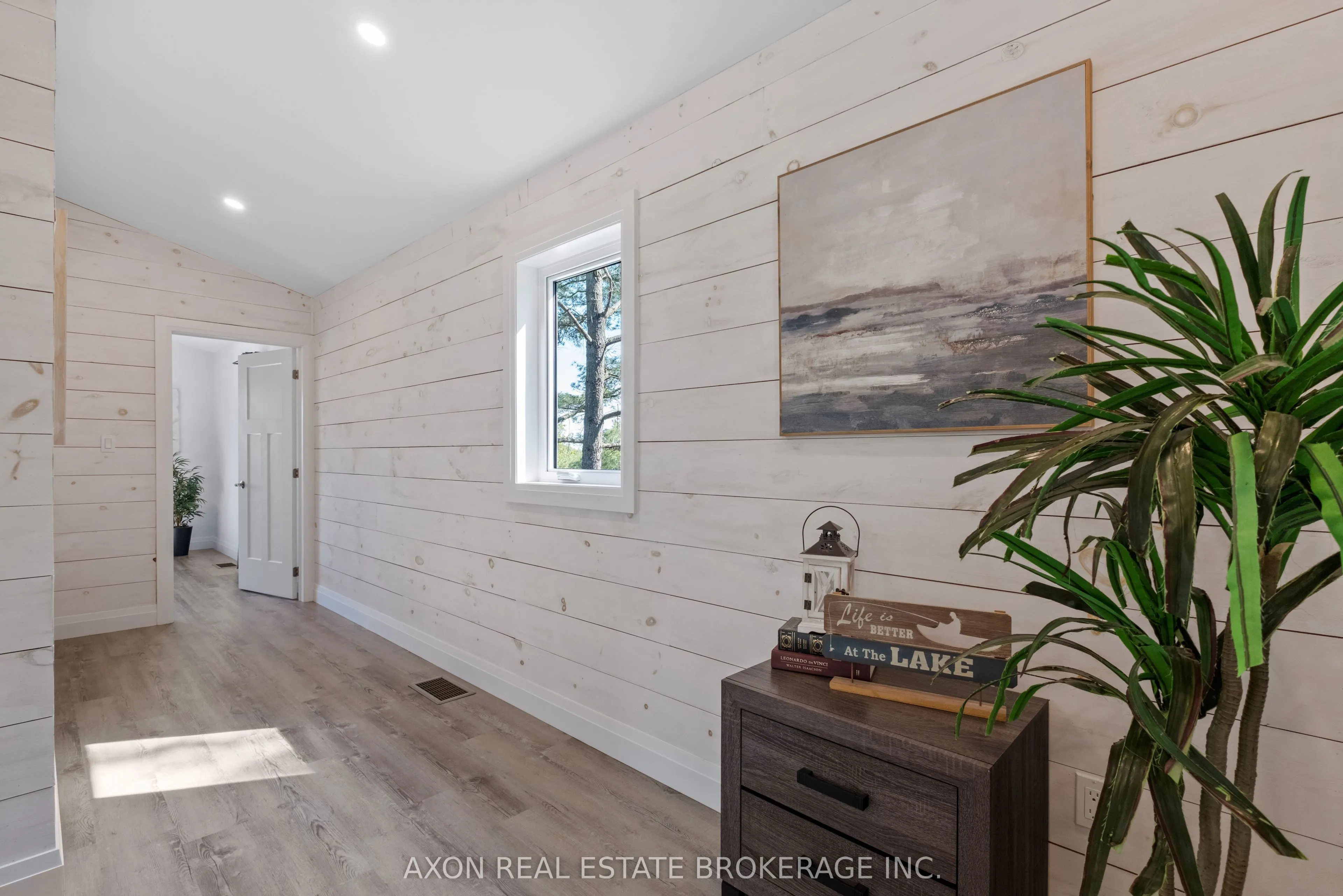 1022 Briscoe Bay Lane