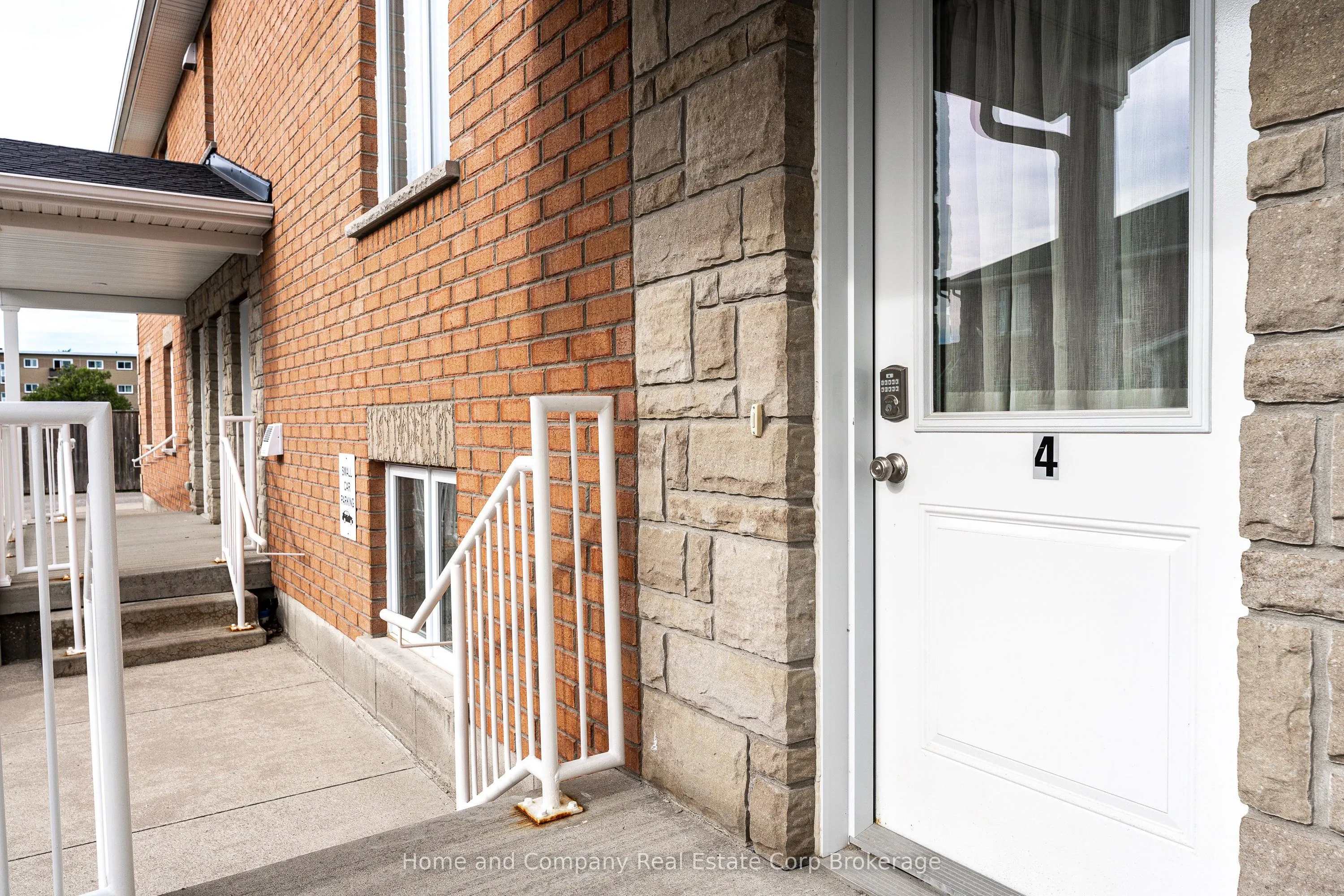 148 Borden Street #4