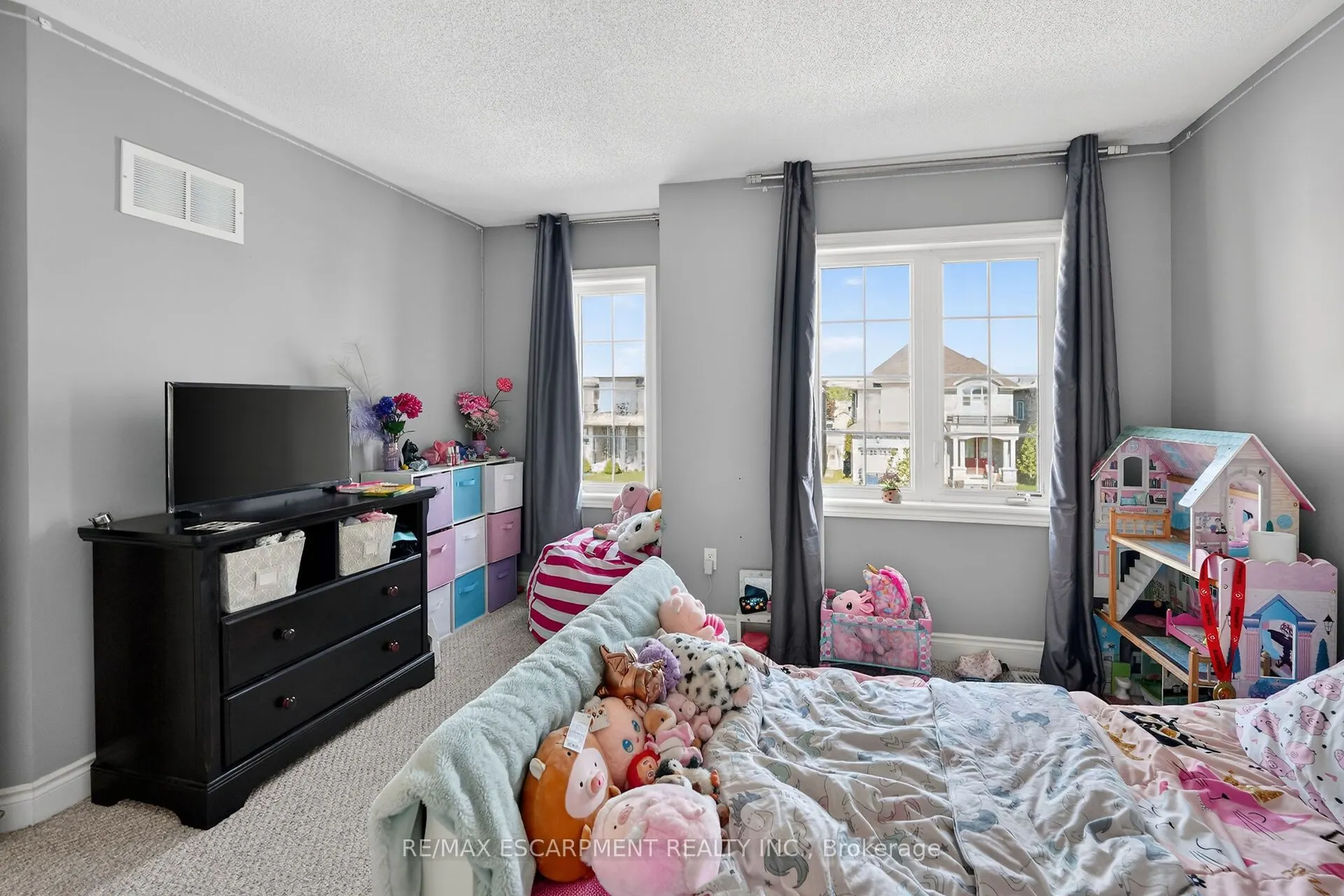 82 Chaumont Drive
