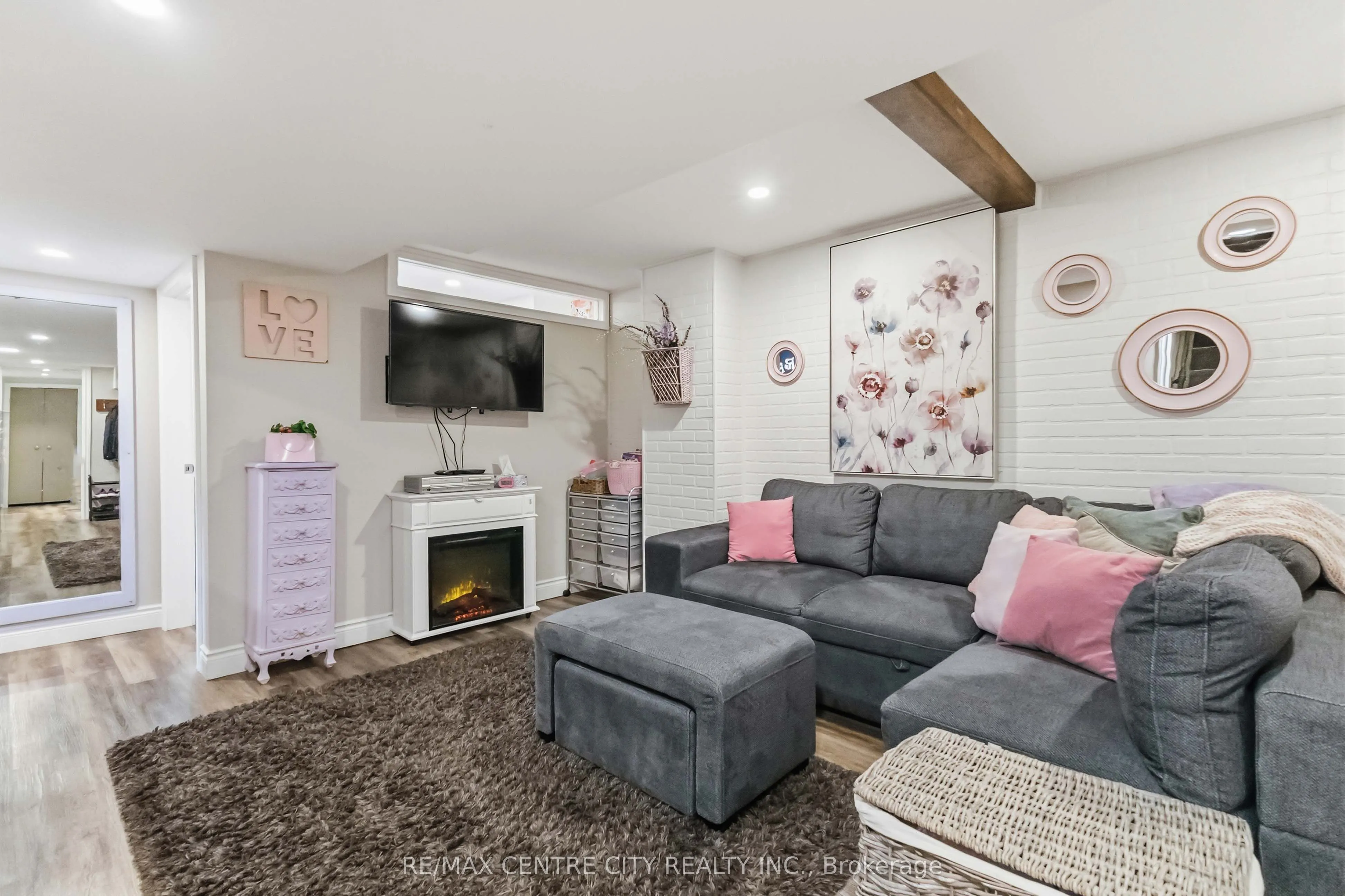 70 Brentwood Crescent