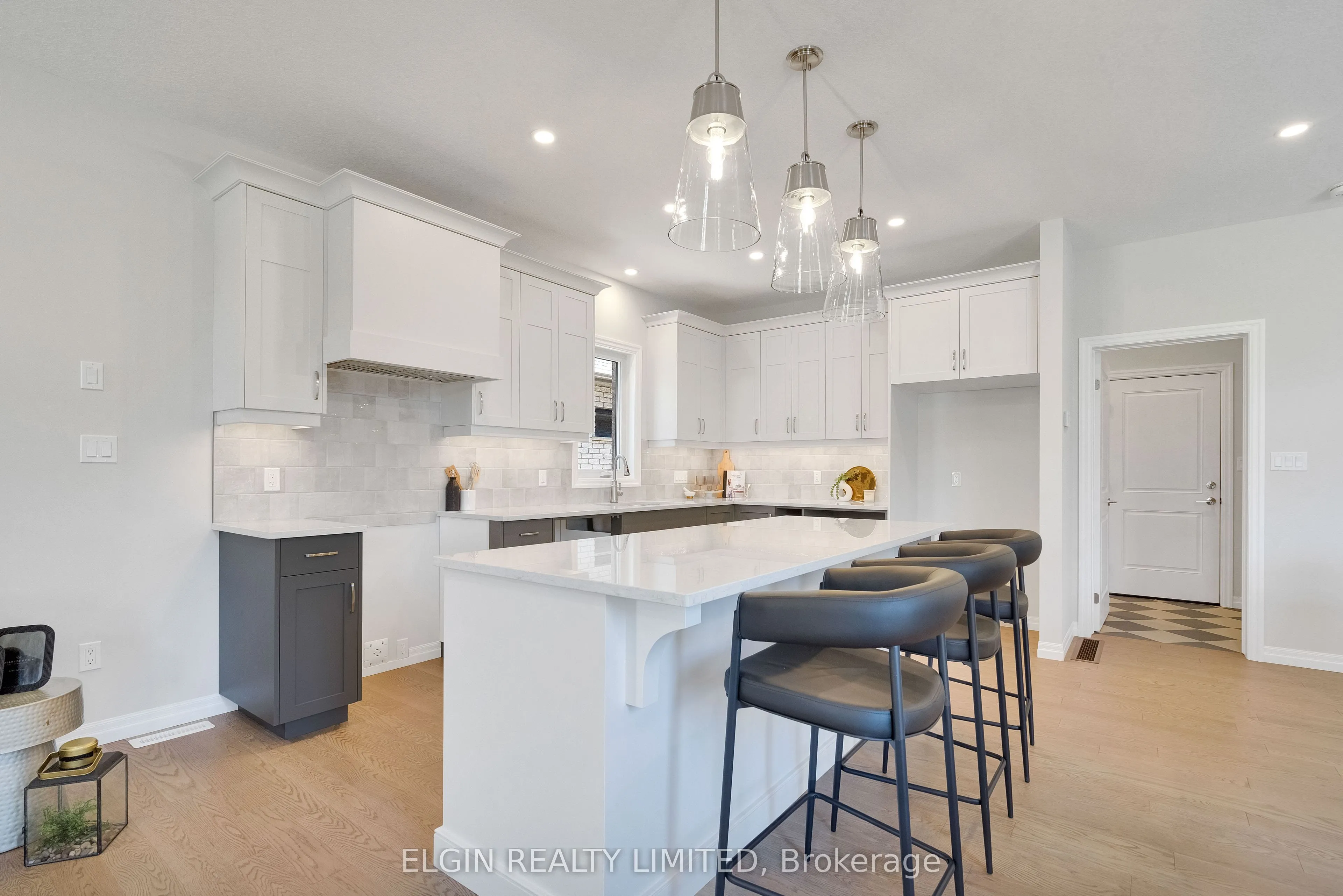 4 Keba Crescent