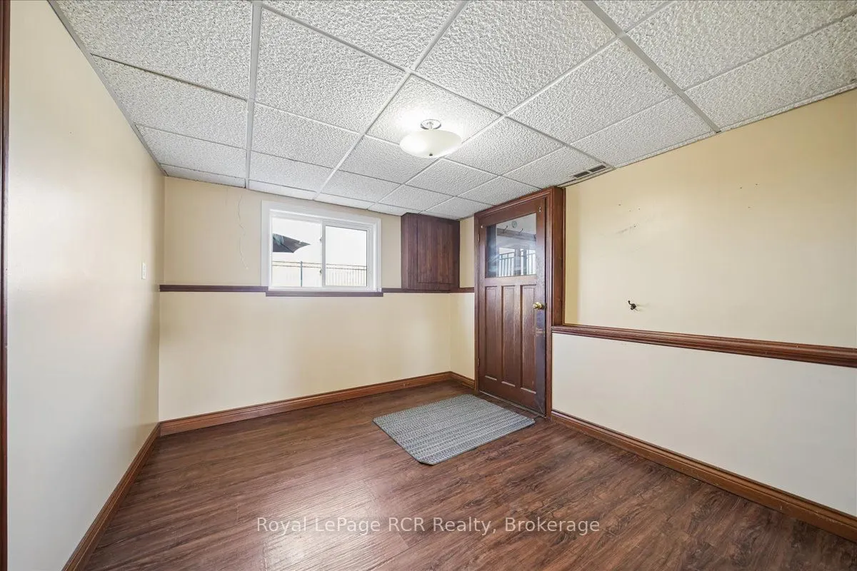 883 30th Street W