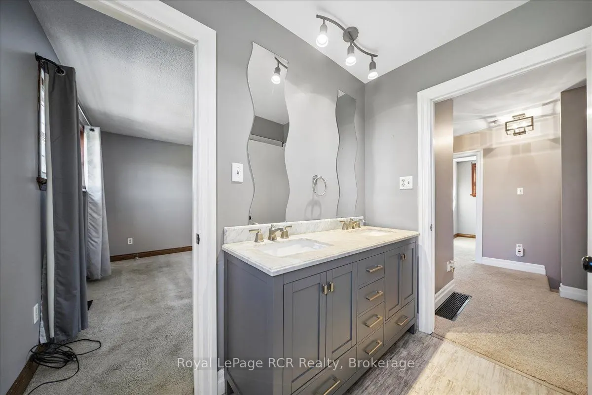 883 30th Street W