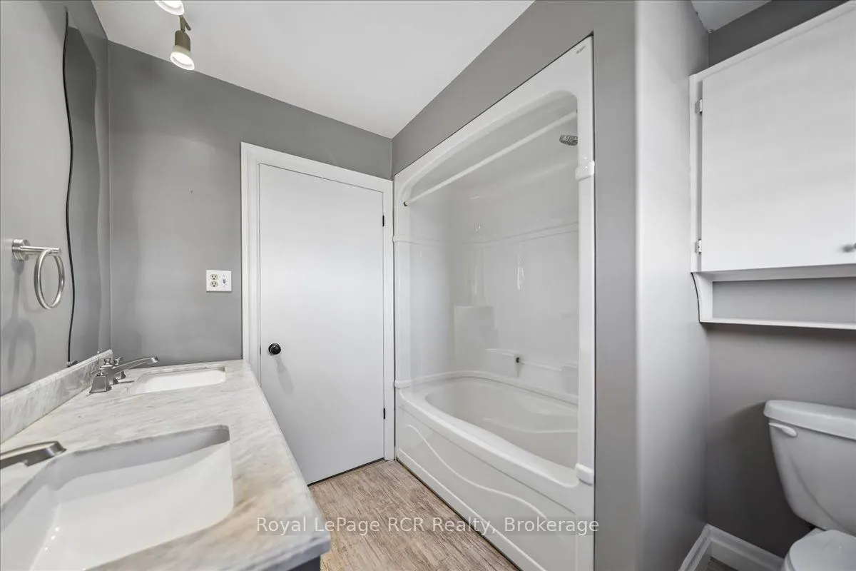 883 30th Street W