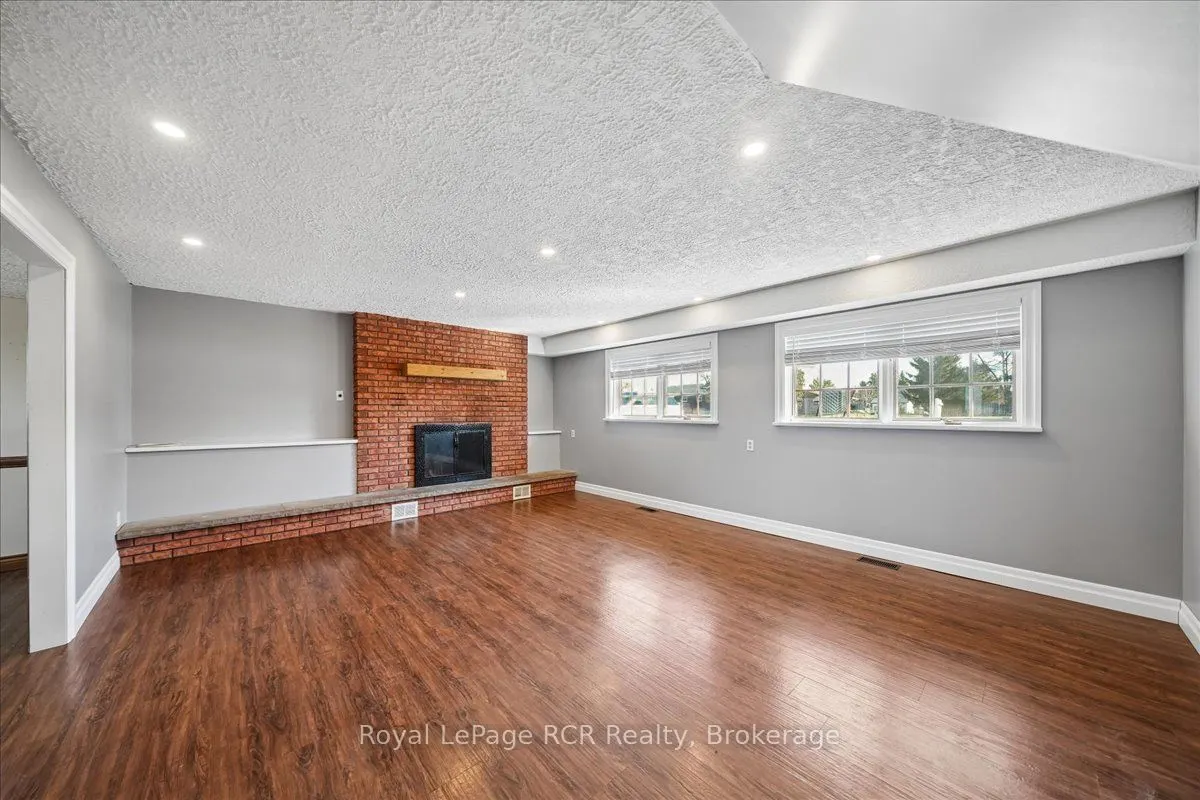 883 30th Street W