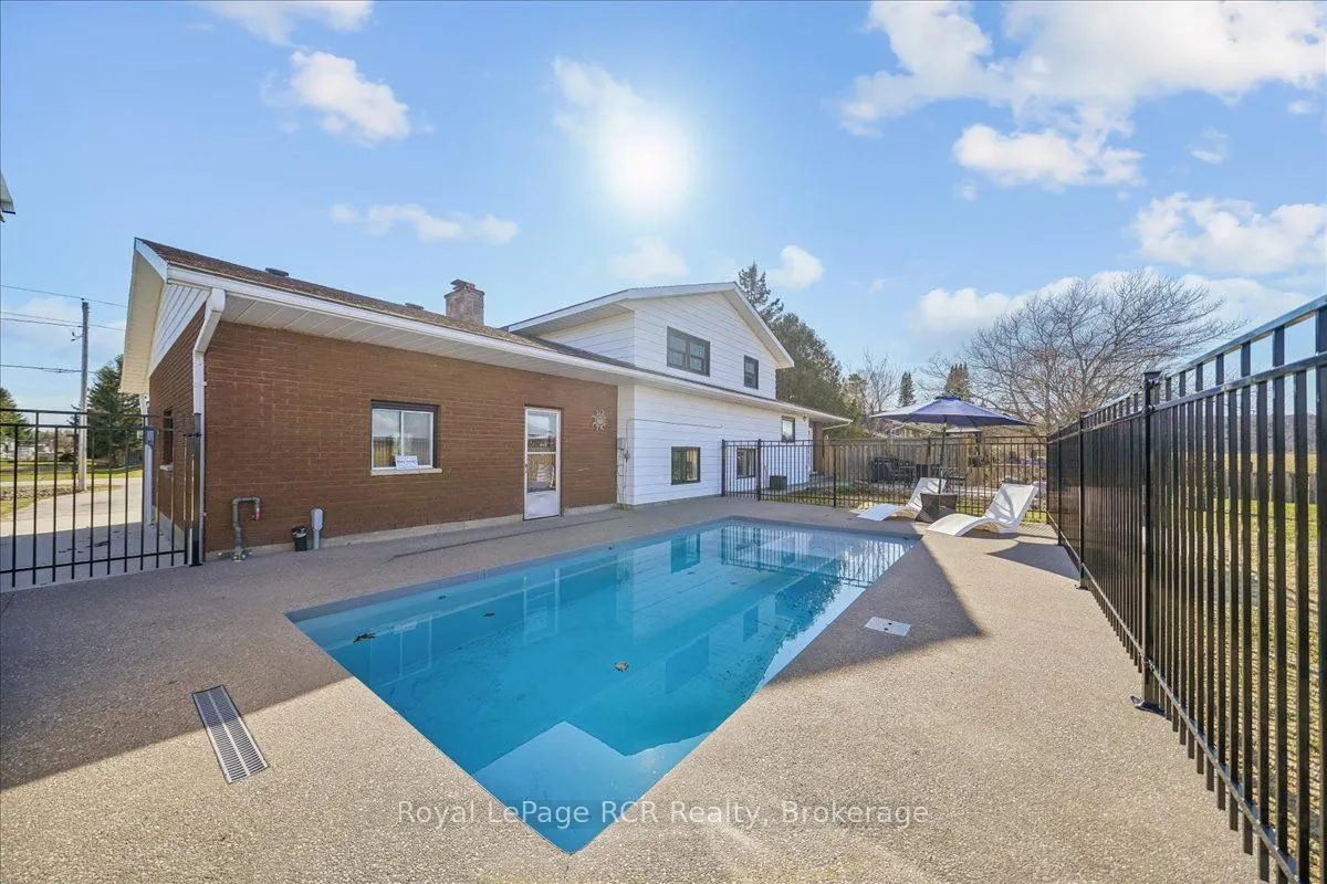 883 30th Street W