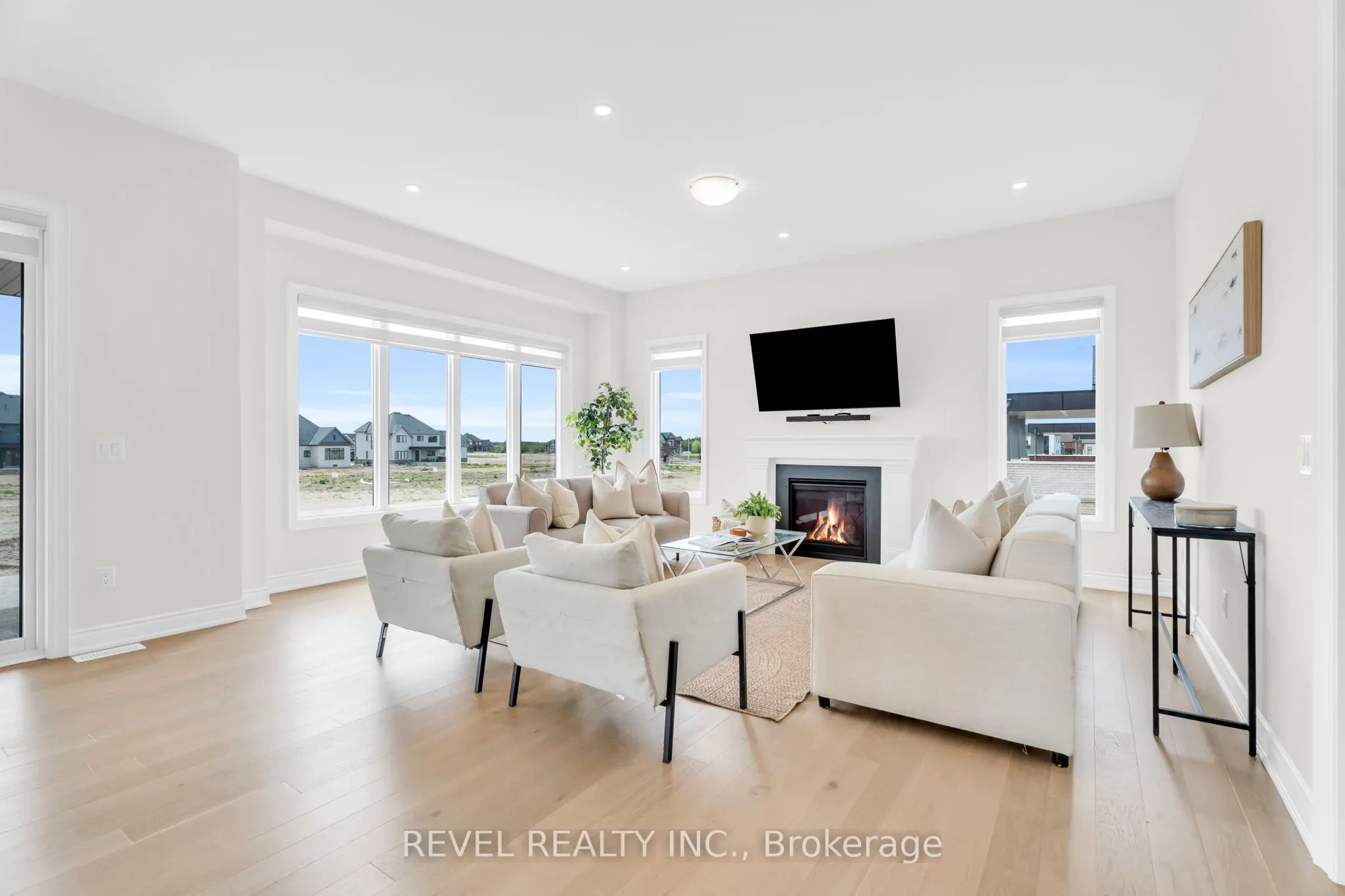36 Ewing Way