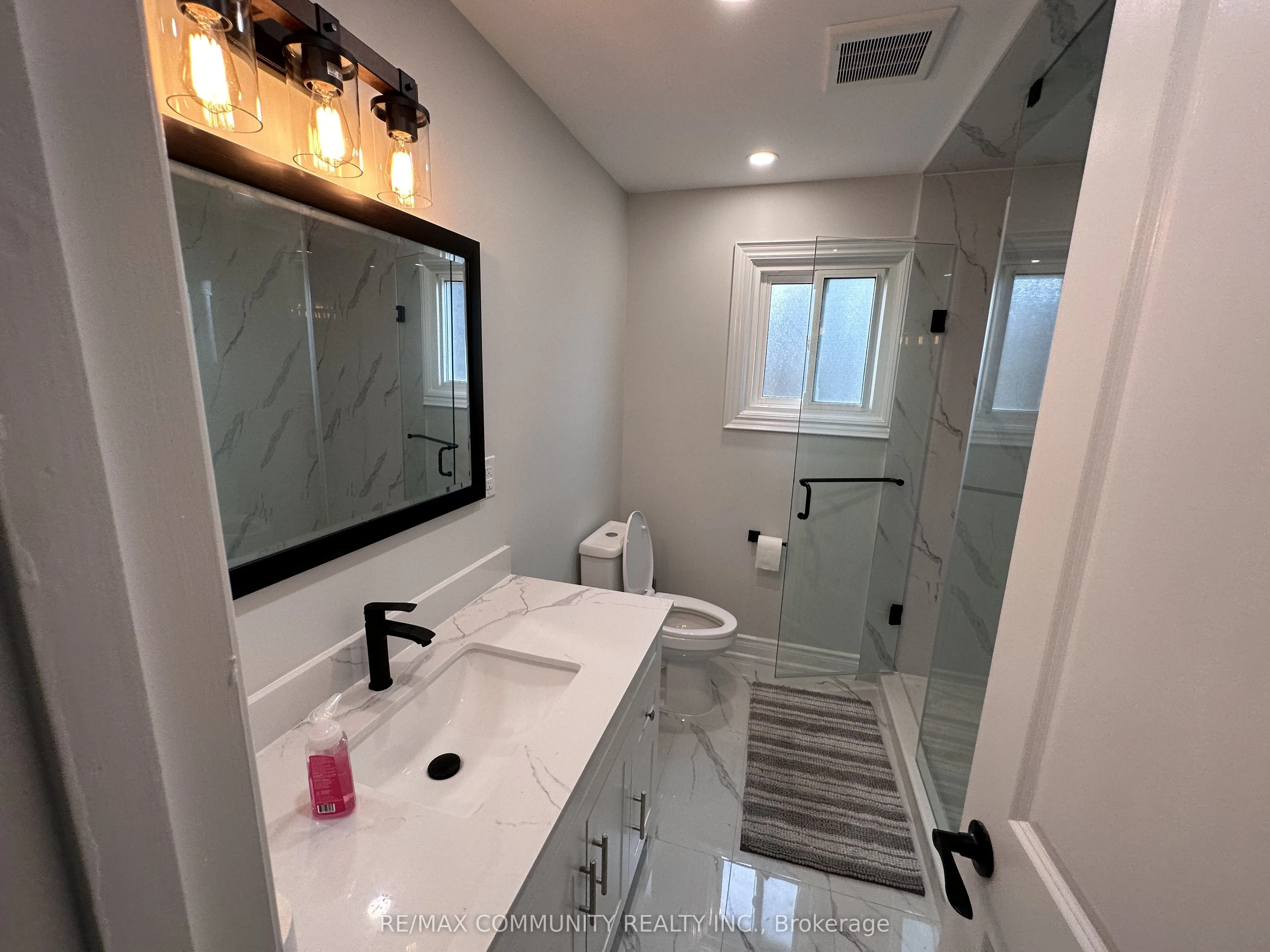3 Hillside Drive