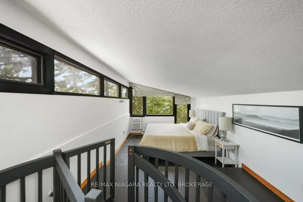 1009 Mercedes Drive N