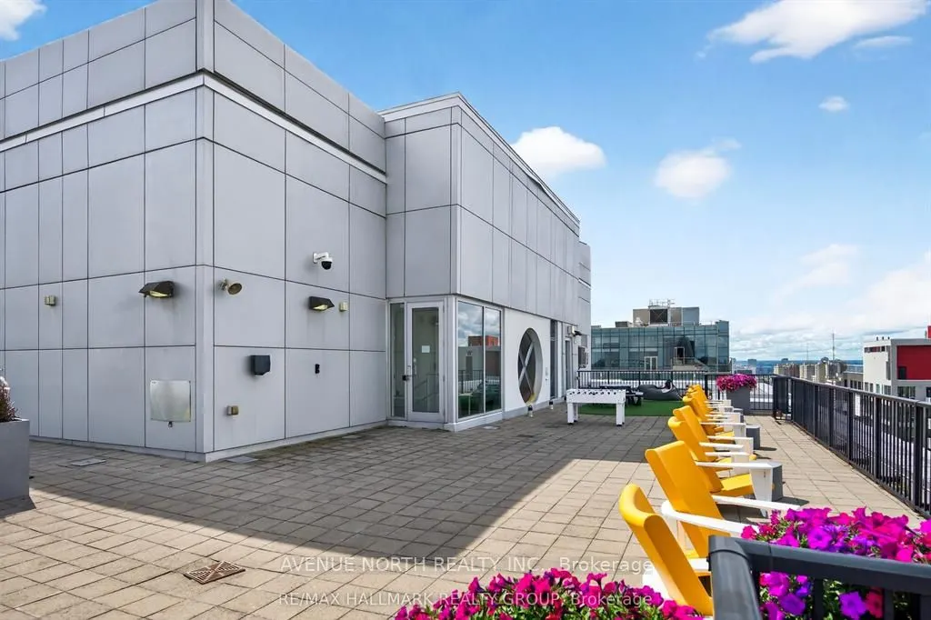 179 Metcalfe Street #2104