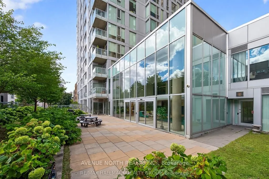179 Metcalfe Street #2104