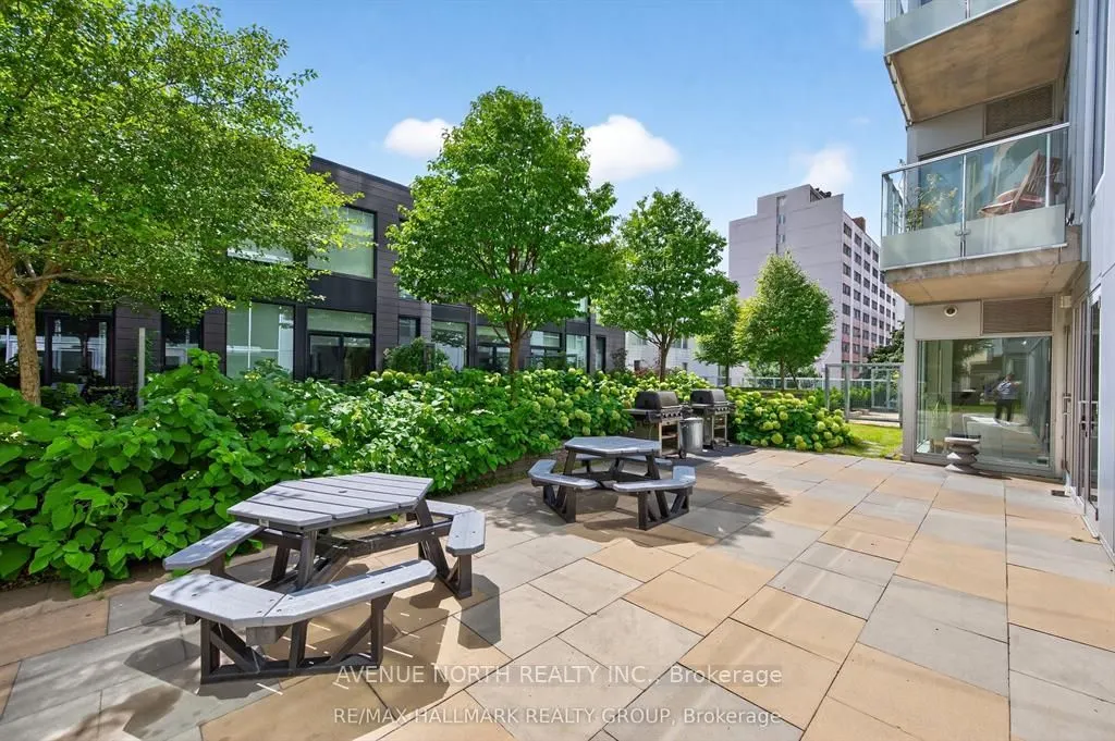 179 Metcalfe Street #2104