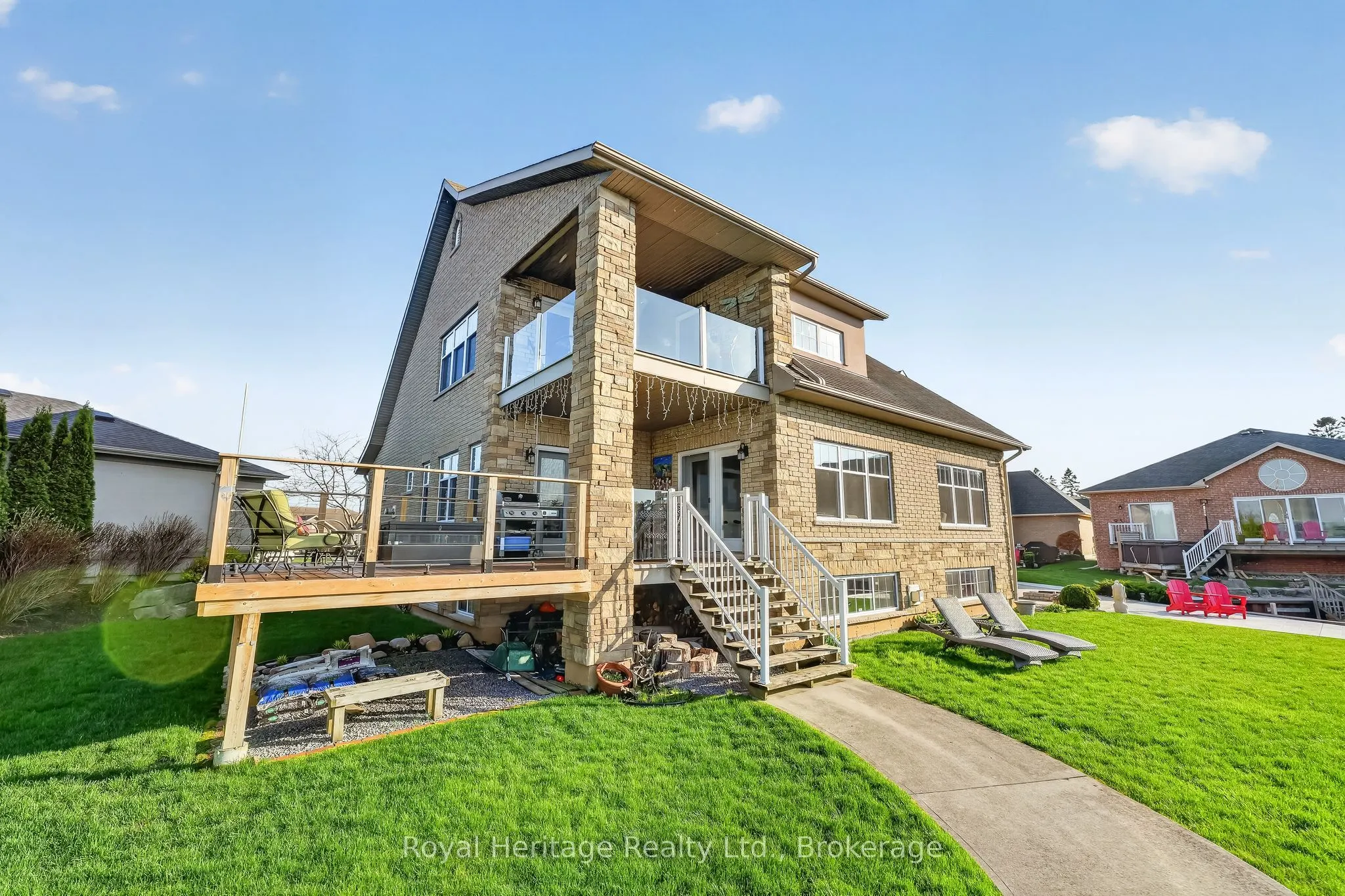 32 Edgewater Drive