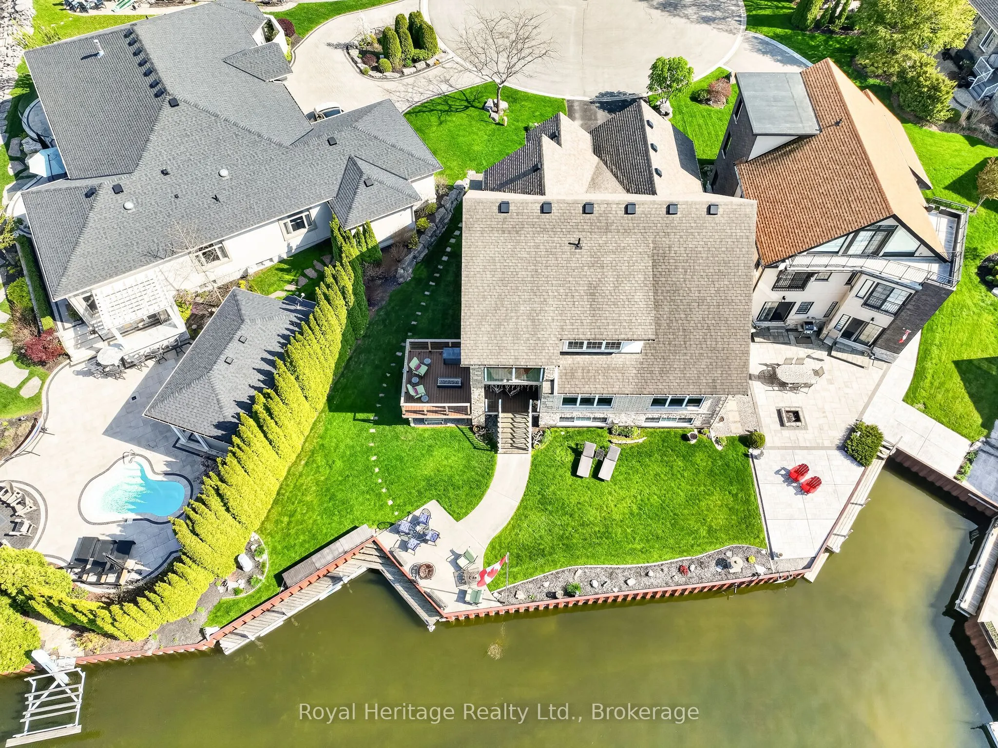 32 Edgewater Drive