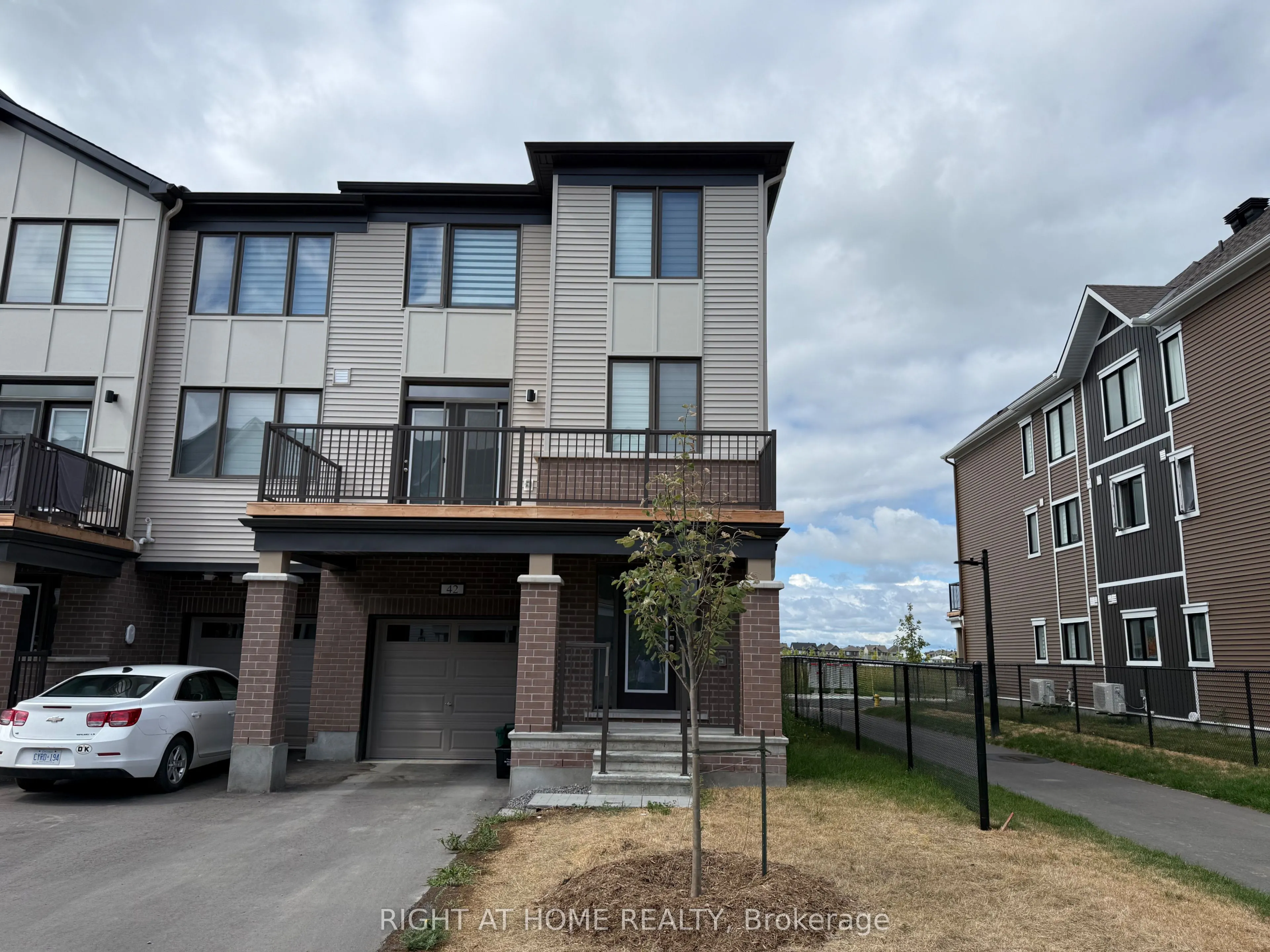 42 STITCH Mews