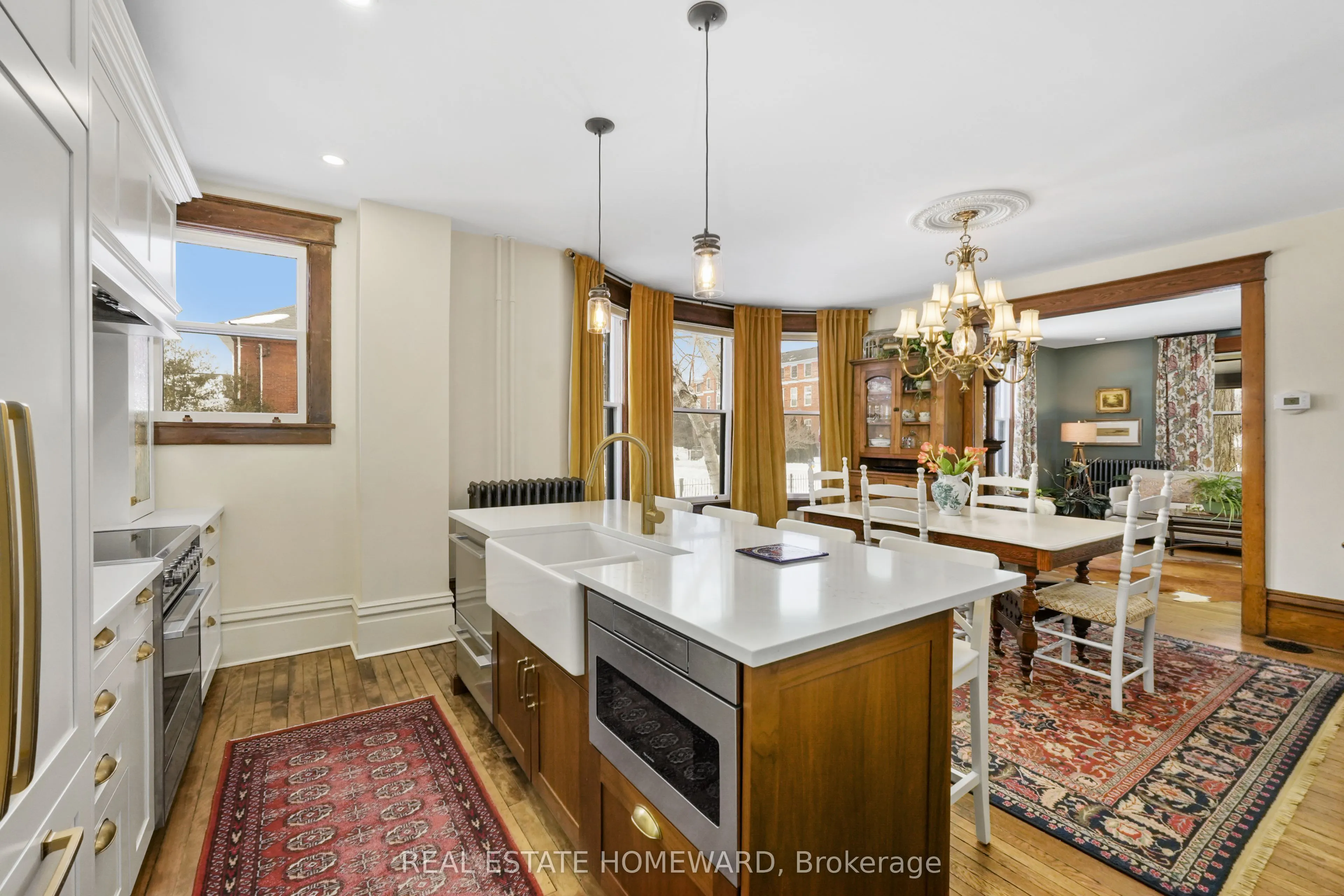 96 James Street W