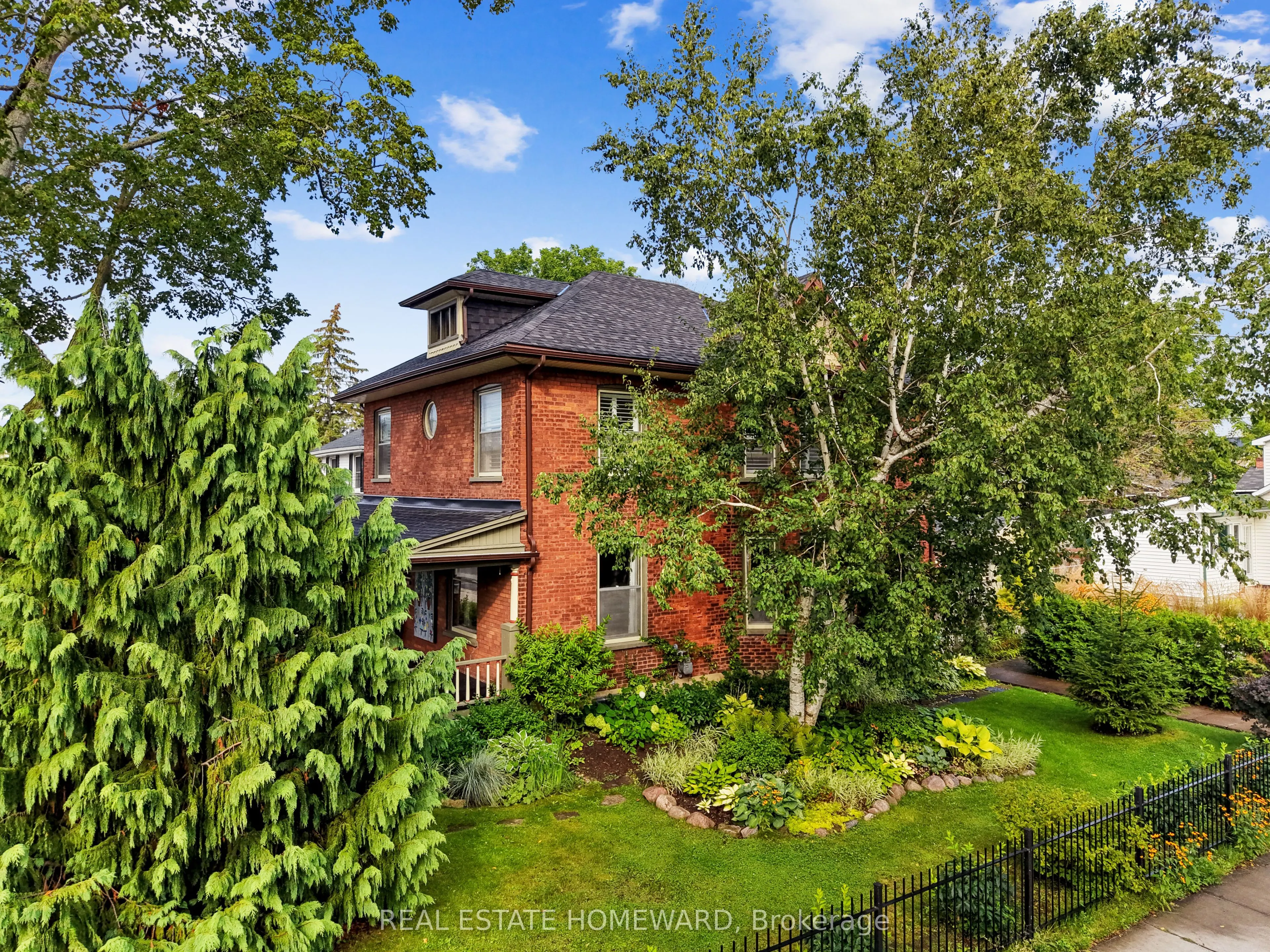 96 James Street W