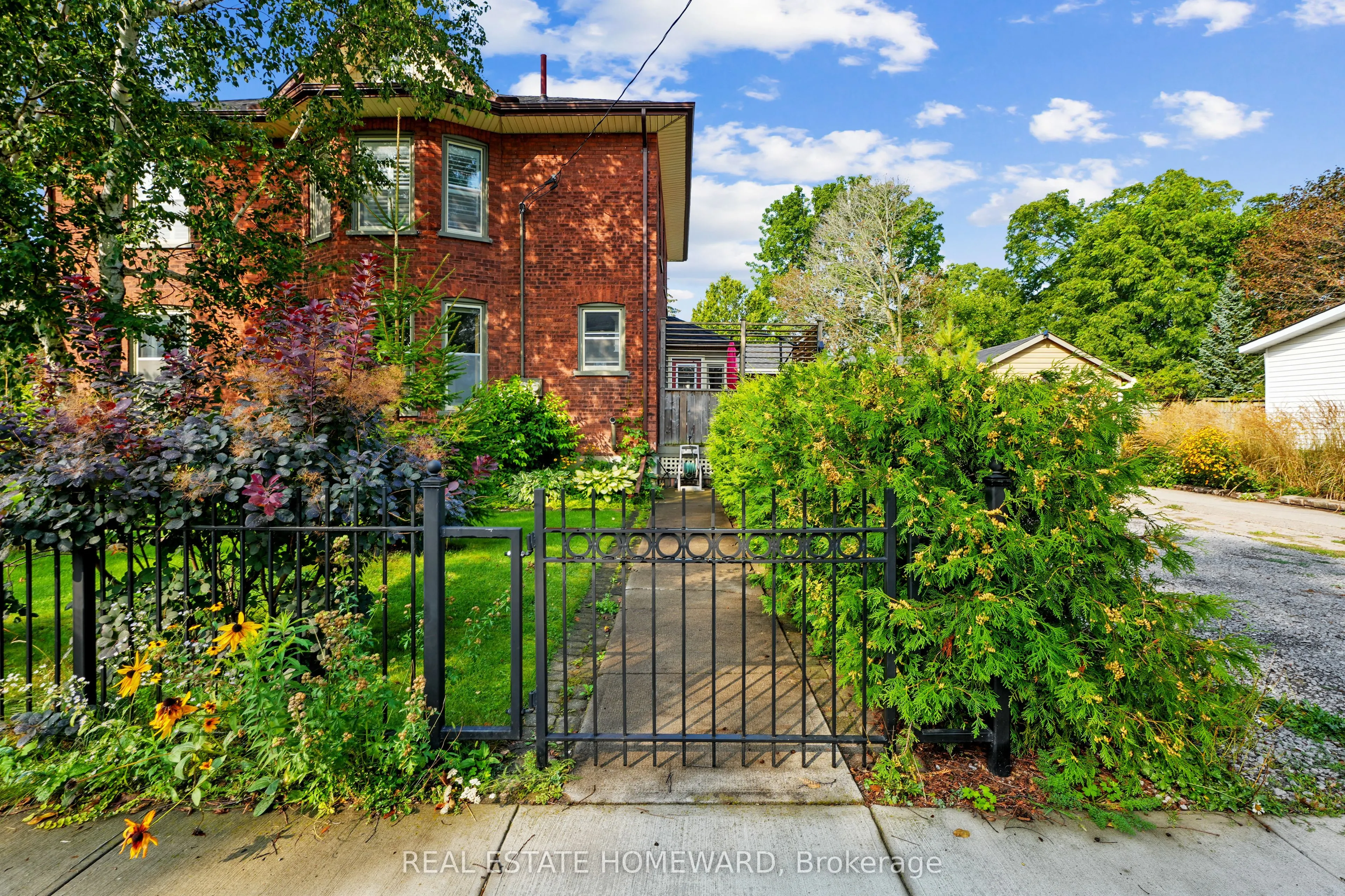96 James Street W