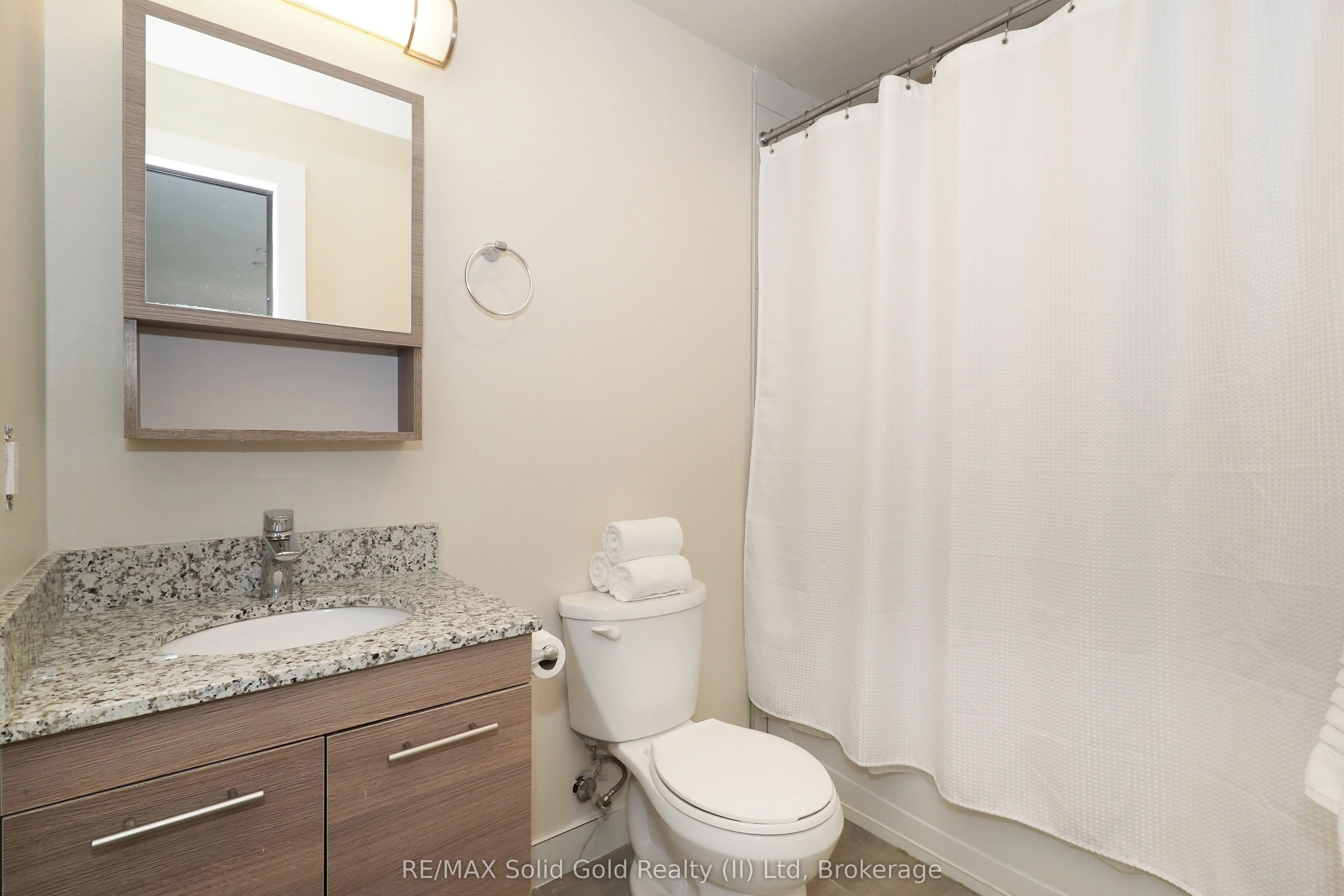 288 Albert Street #208