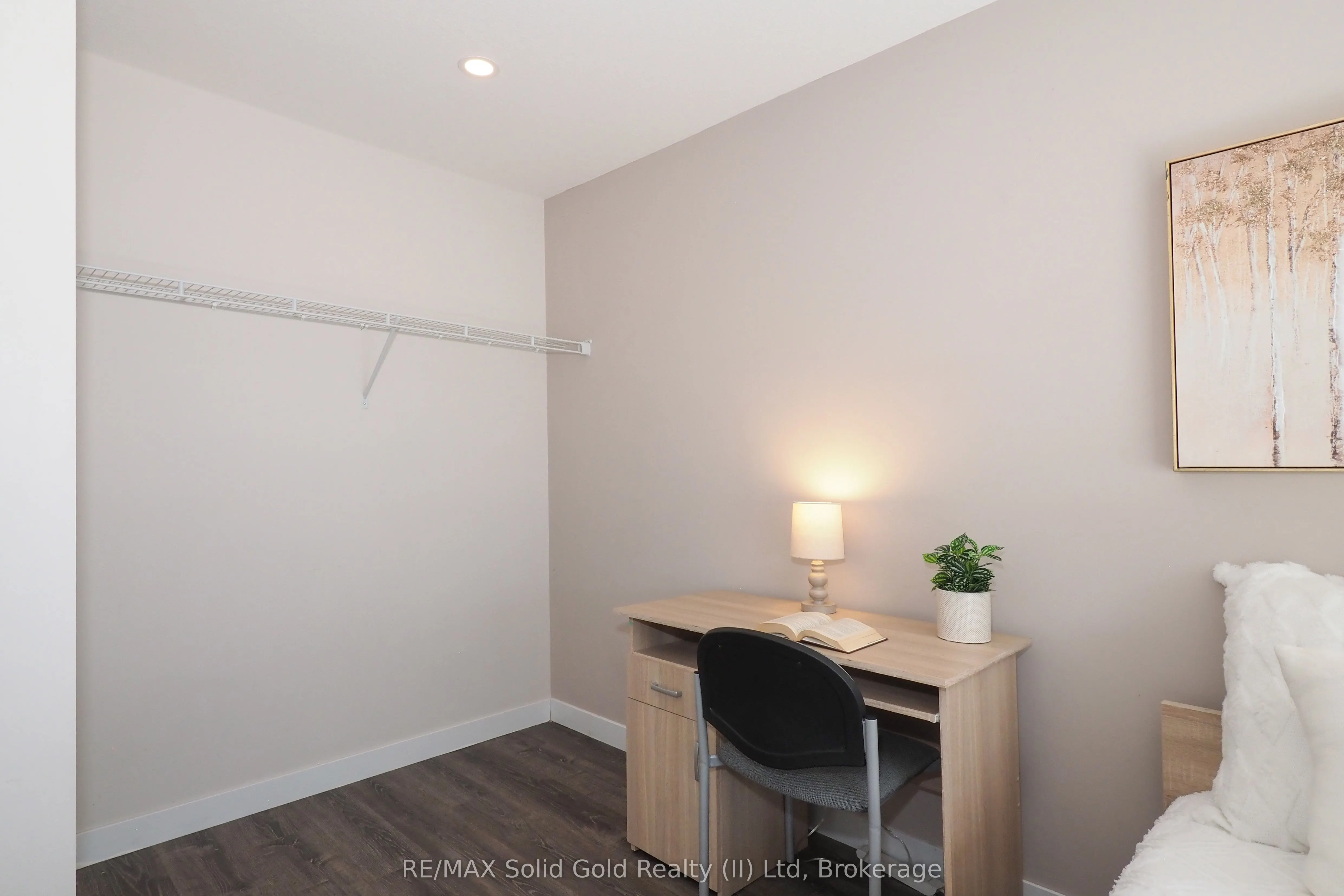 288 Albert Street #208