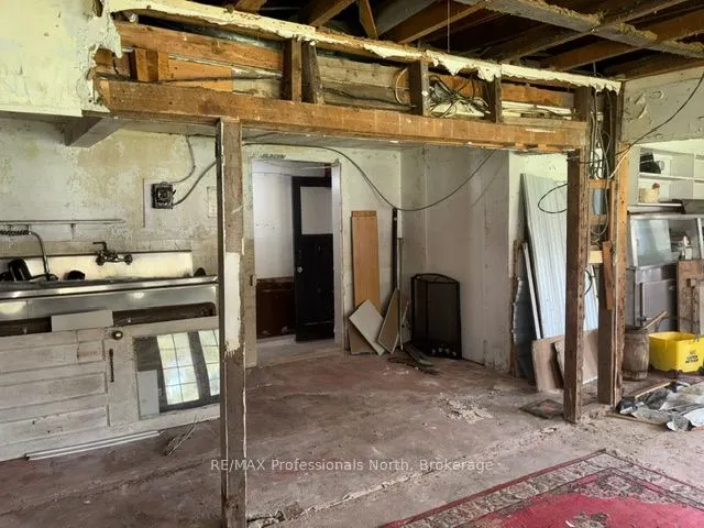 3044 Gelert Road
