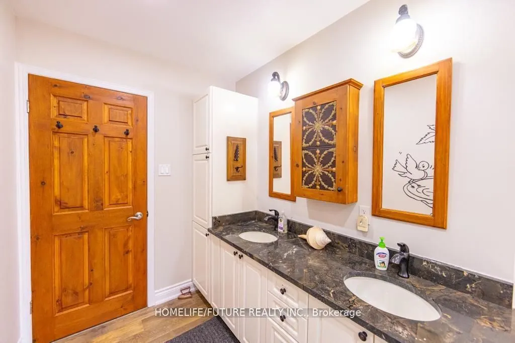 1559 North Belmont Concession