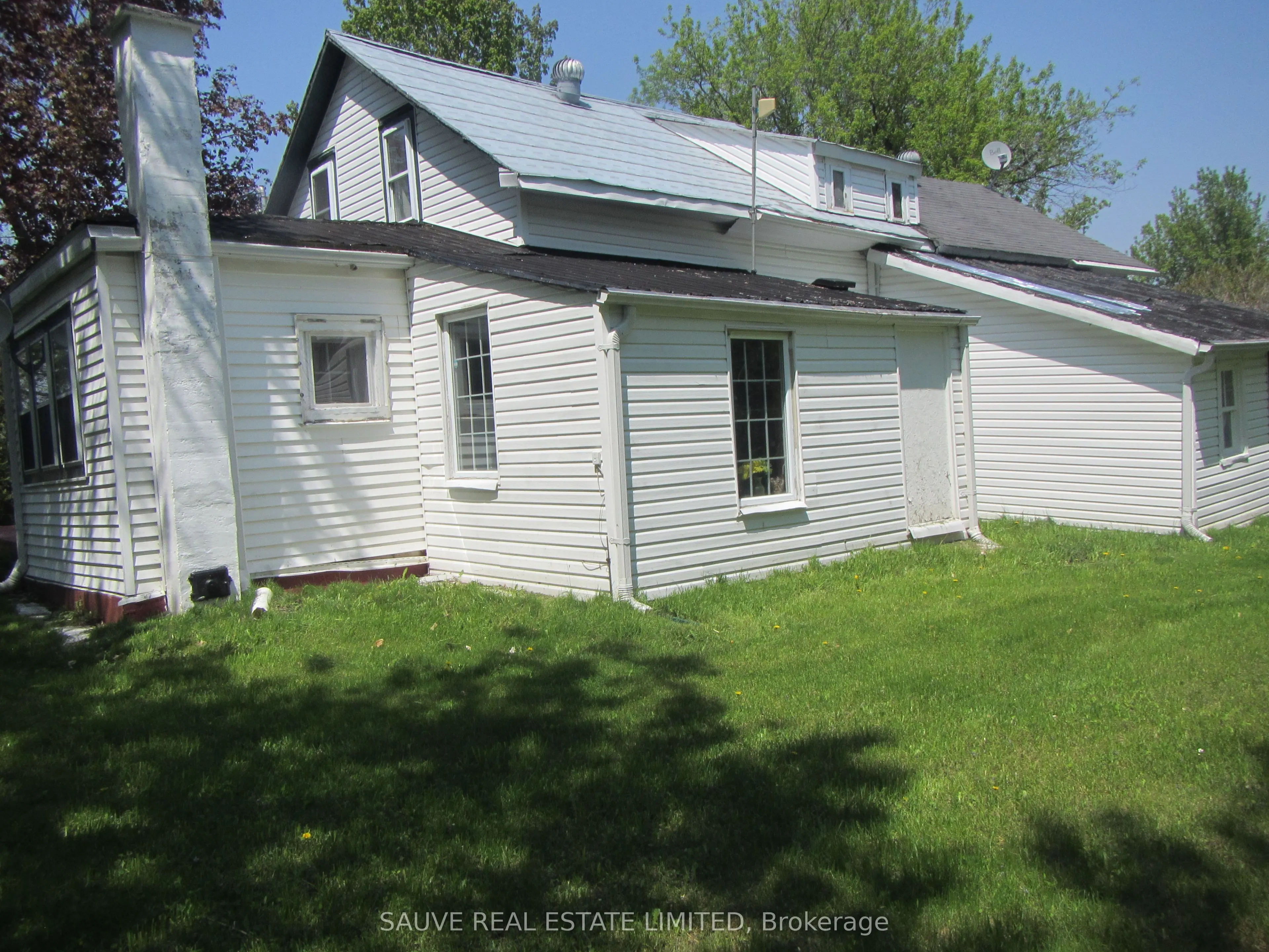 21196 concession 6 Road E