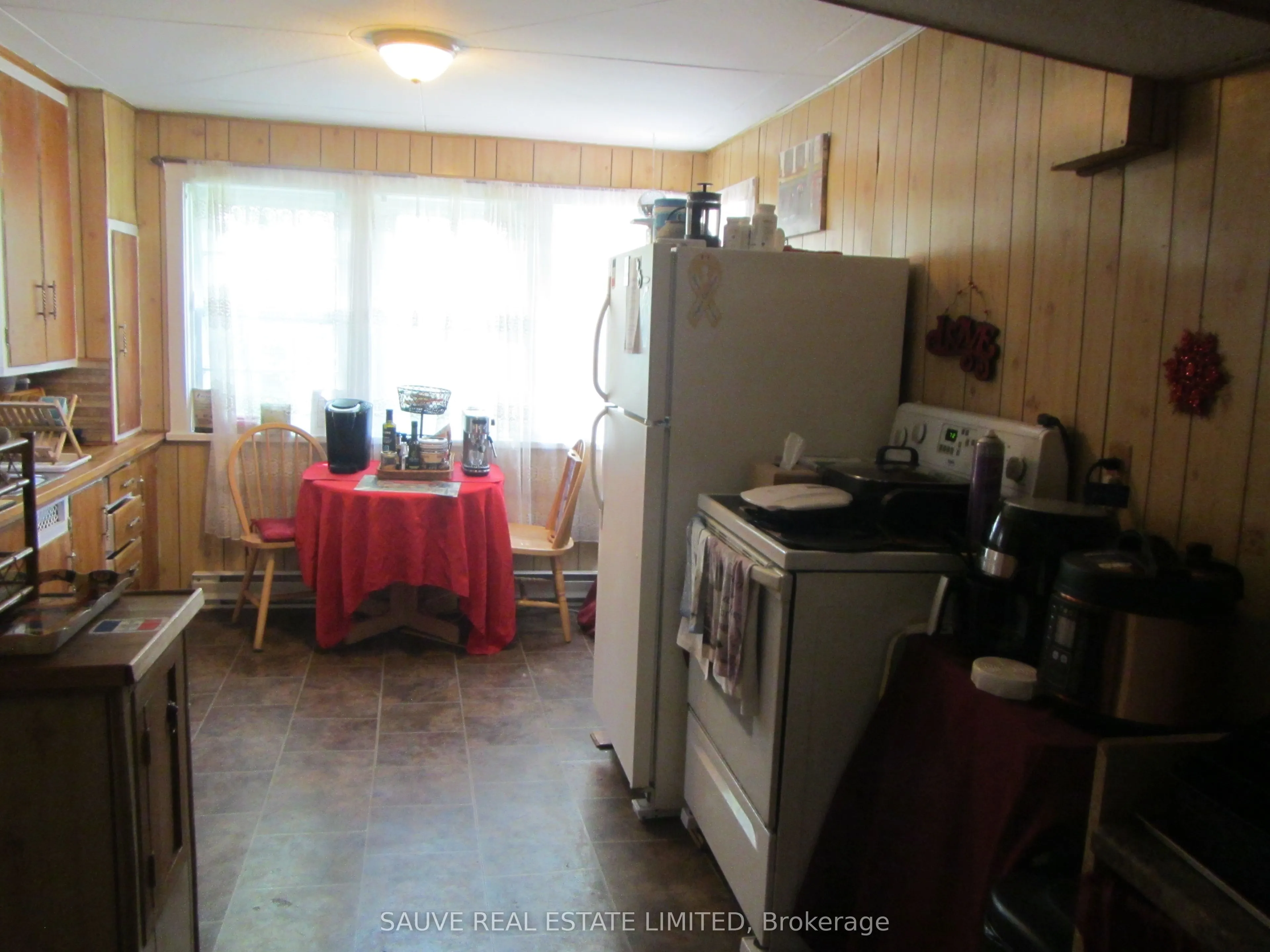 21196 concession 6 Road E