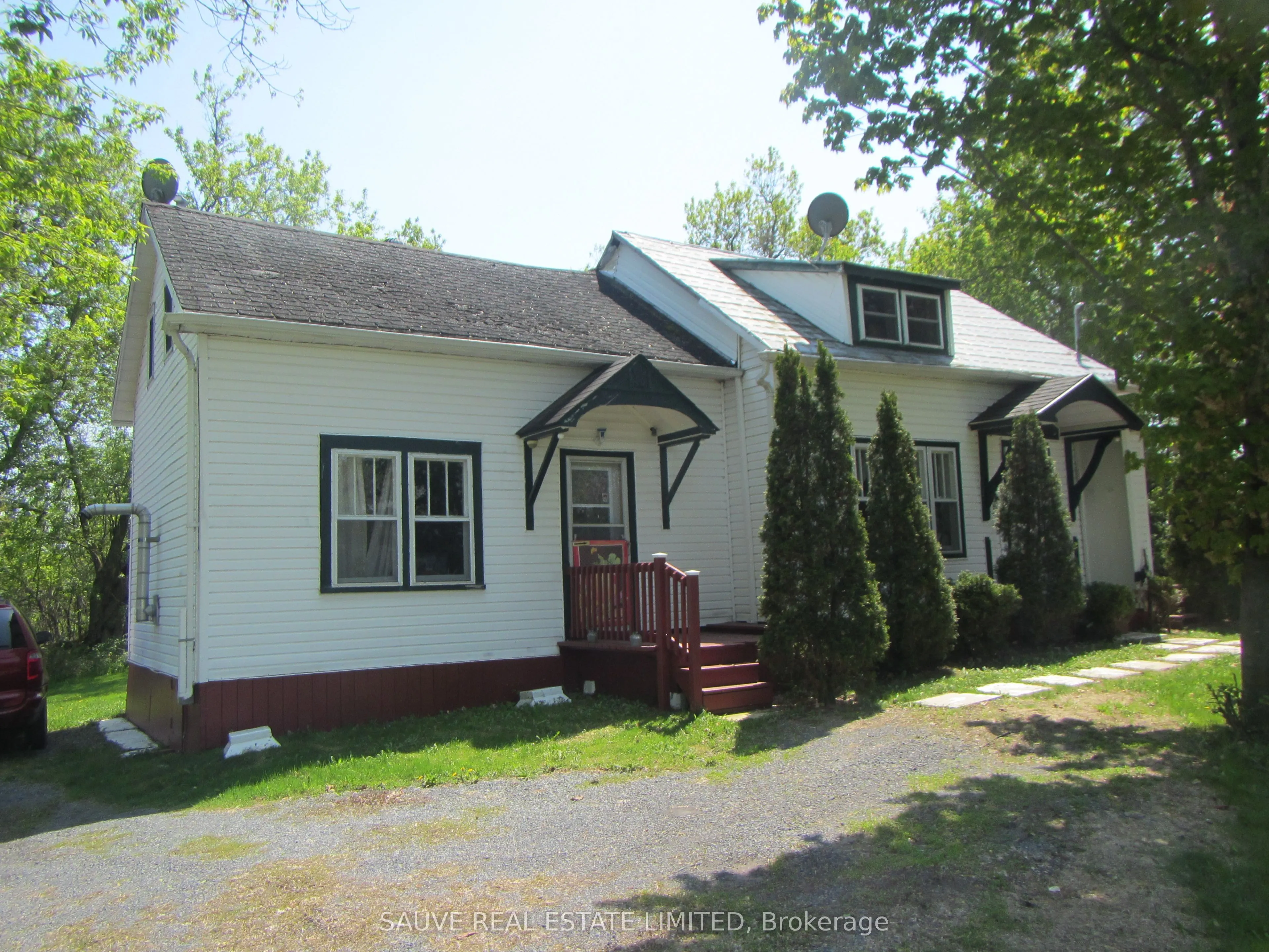 21196 concession 6 Road E