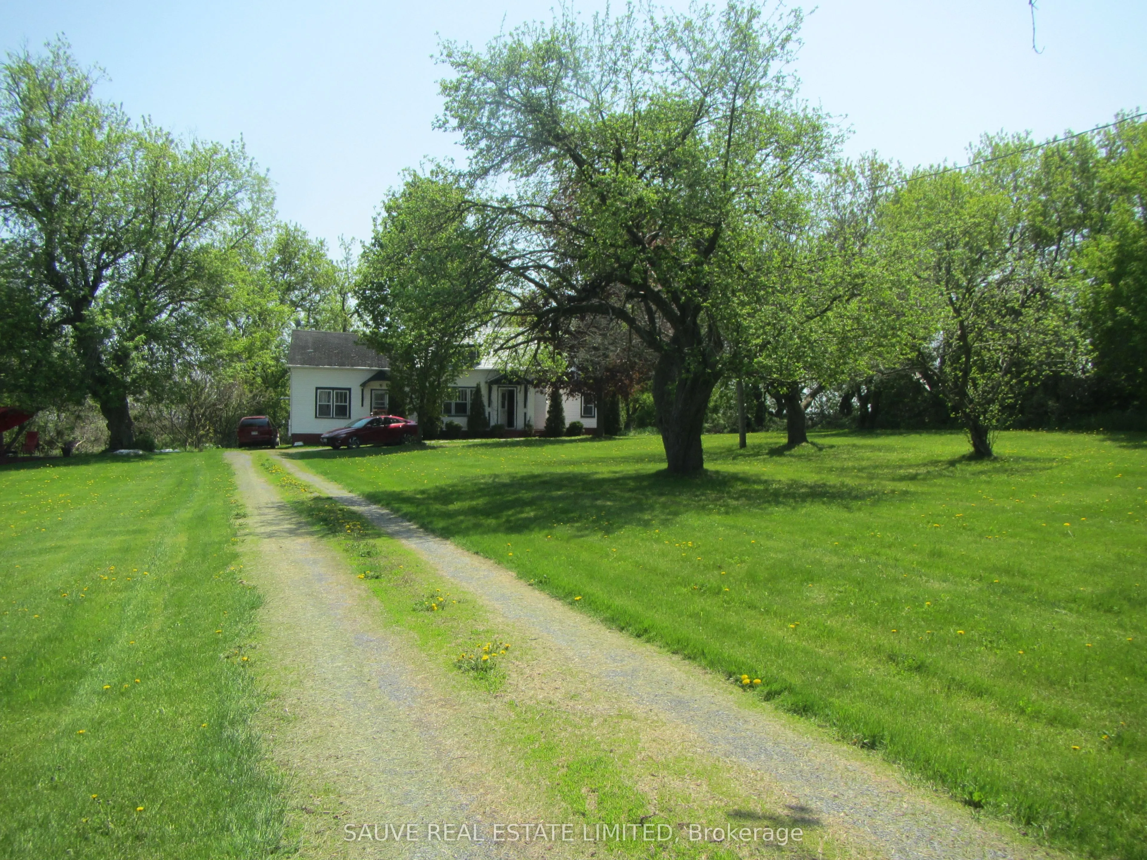 21196 concession 6 Road E