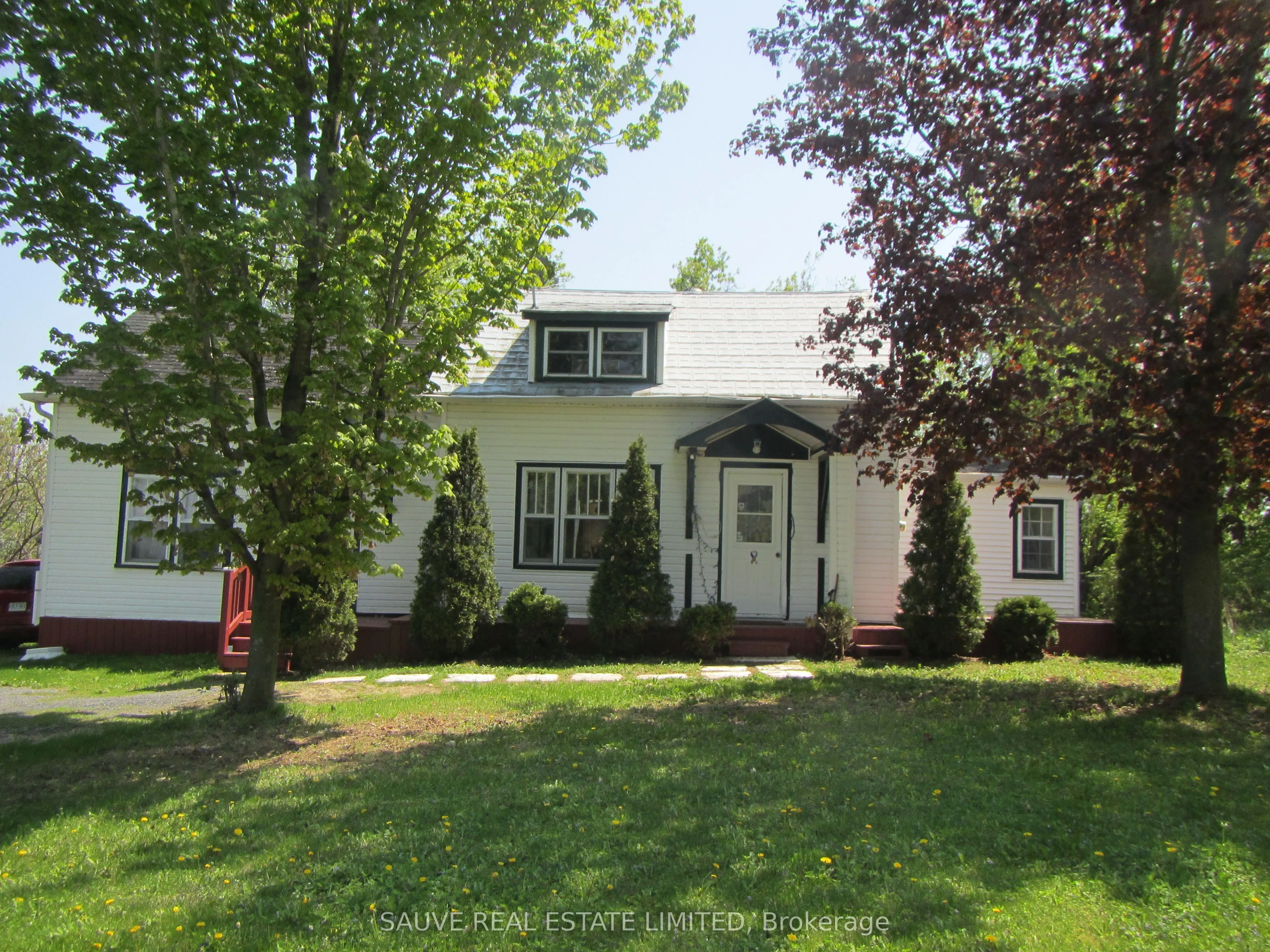 21196 concession 6 Road E
