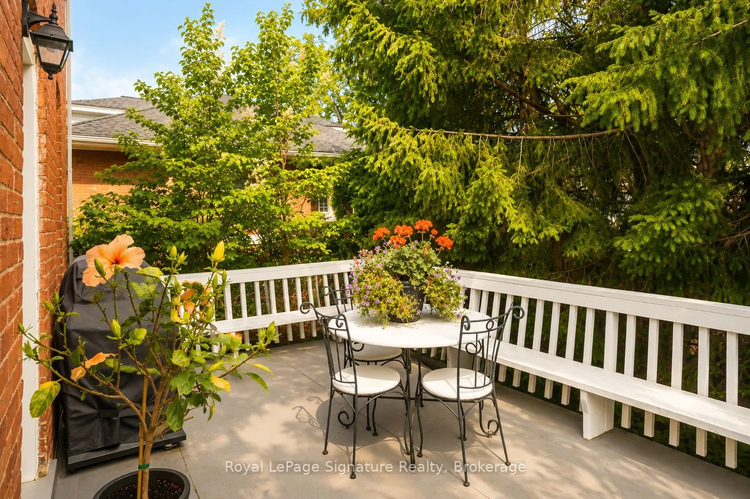 76 Trowbridge Street W
